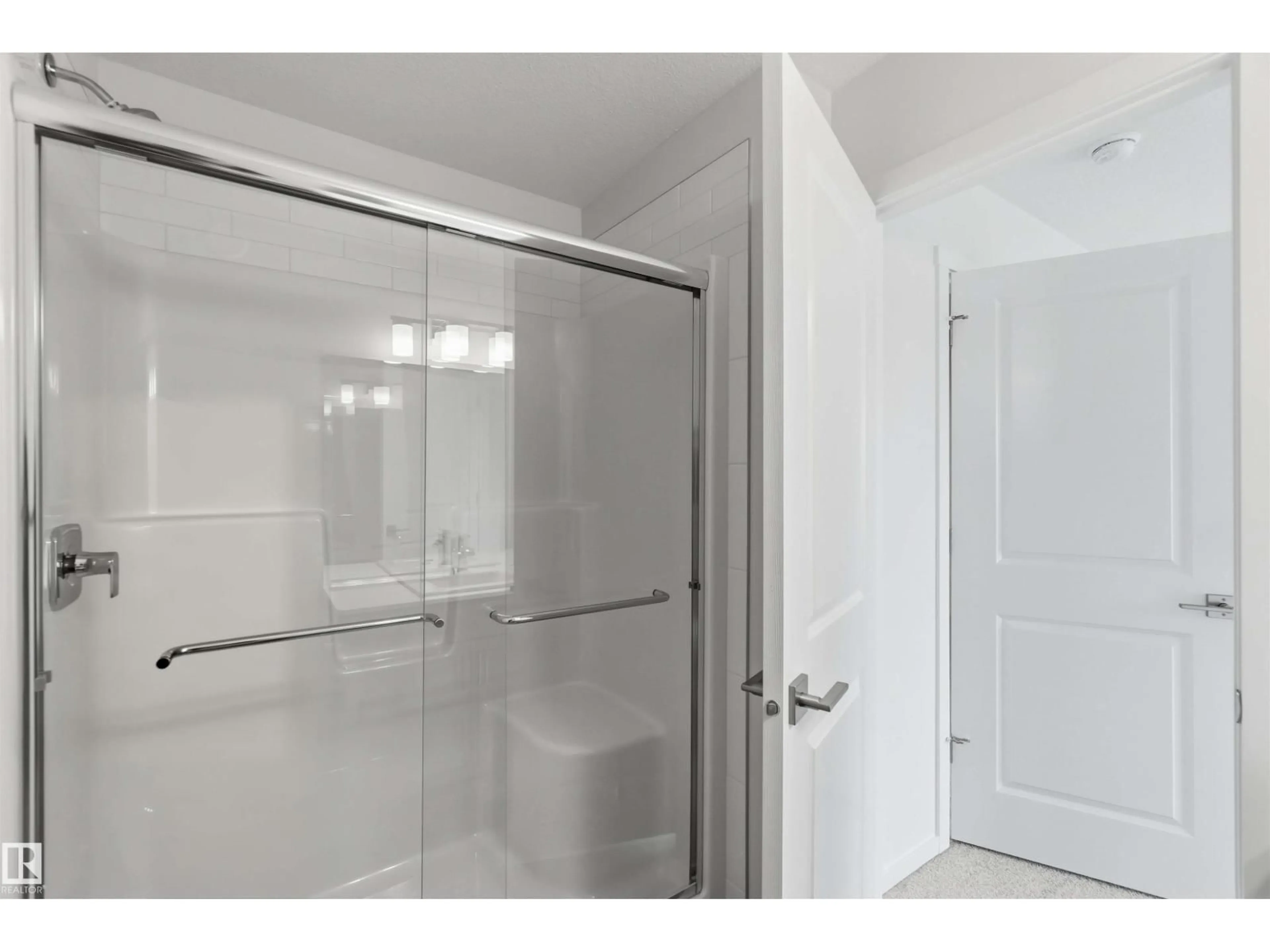 Standard bathroom, unknown for SW SW - 5733 HAWTHORN CM, Edmonton Alberta T6X3K8