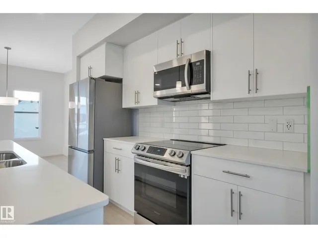 SW - 5239 - 5245 21A AV, Edmonton 2