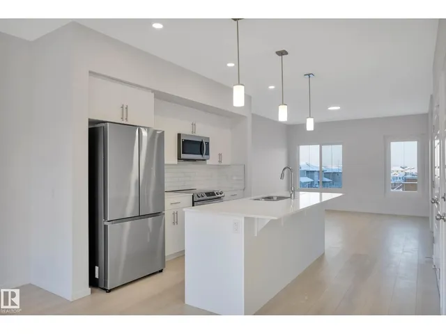 SW - 5239 - 5245 21A AV, Edmonton 3