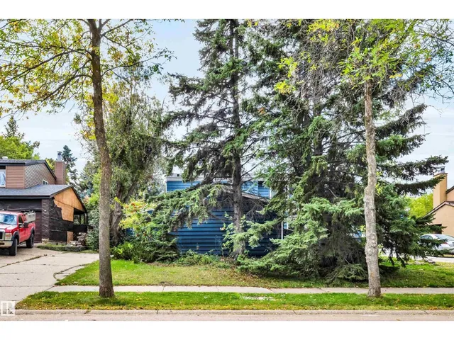 67 WOODLANDS RD, St. Albert 2