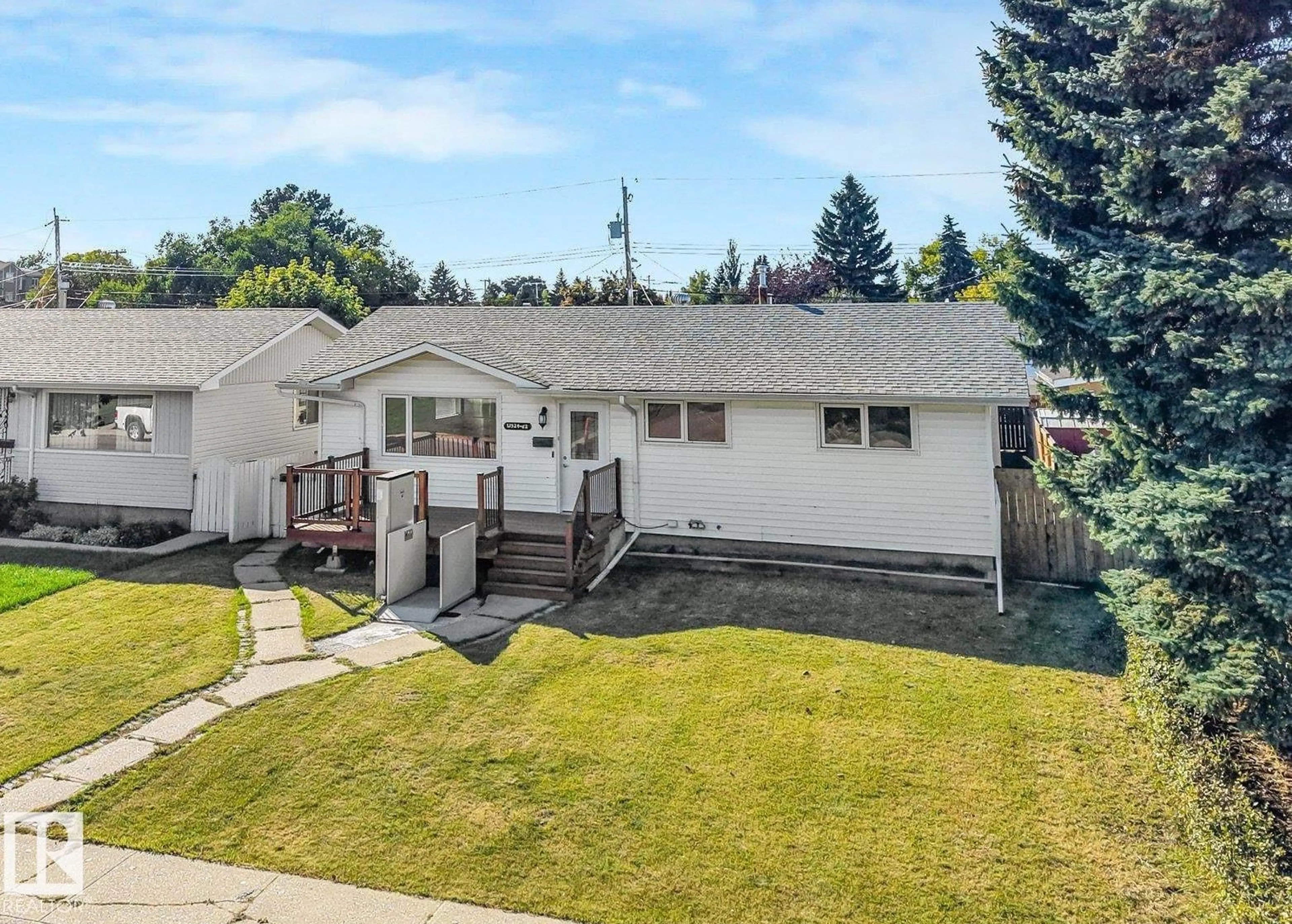 A pic from outside/outdoor area/front of a property/back of a property/a pic from drone, street for NW - 13524 62 ST, Edmonton Alberta T5A0V9