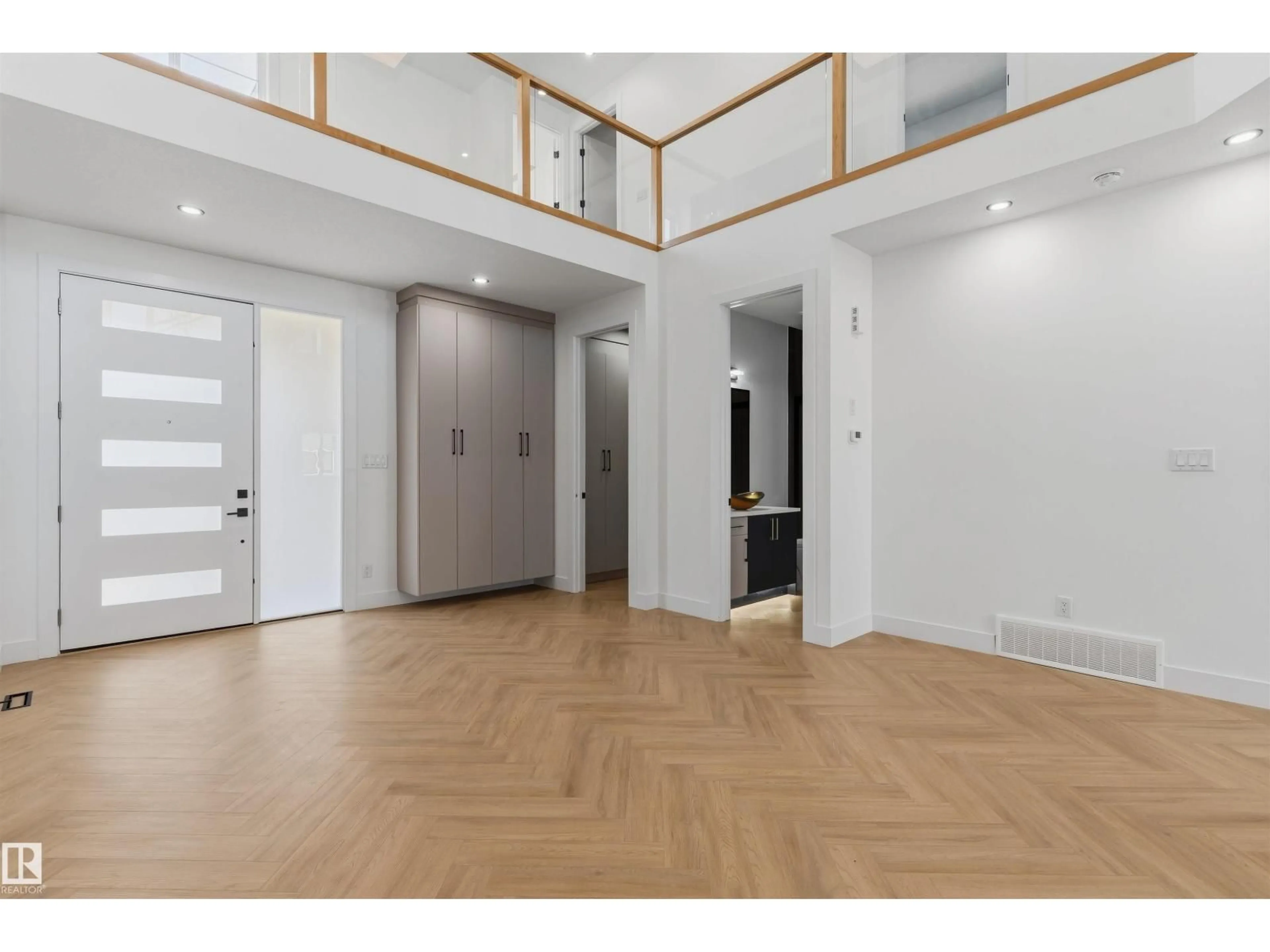 Indoor foyer for 2720 63 AV, Rural Leduc County Alberta T4X3A4