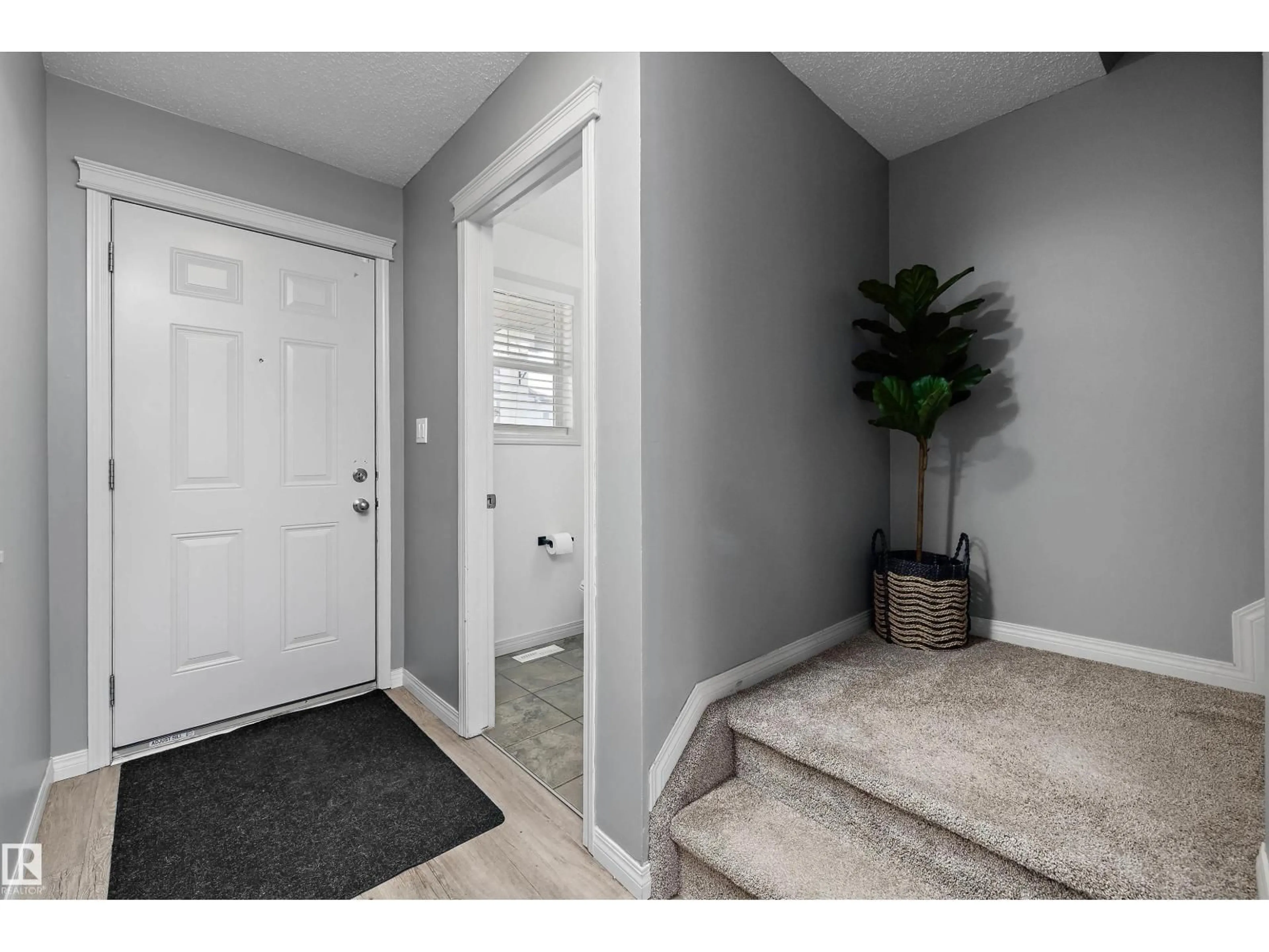 Indoor entryway for 80 HARTWICK LD, Spruce Grove Alberta T7X0A5