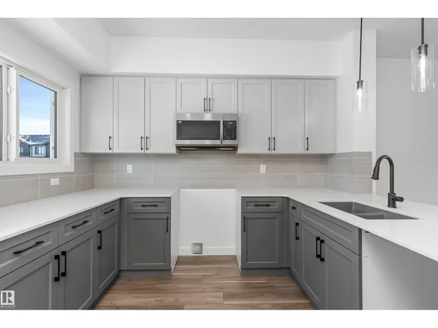 2020 211 ST, Edmonton 5