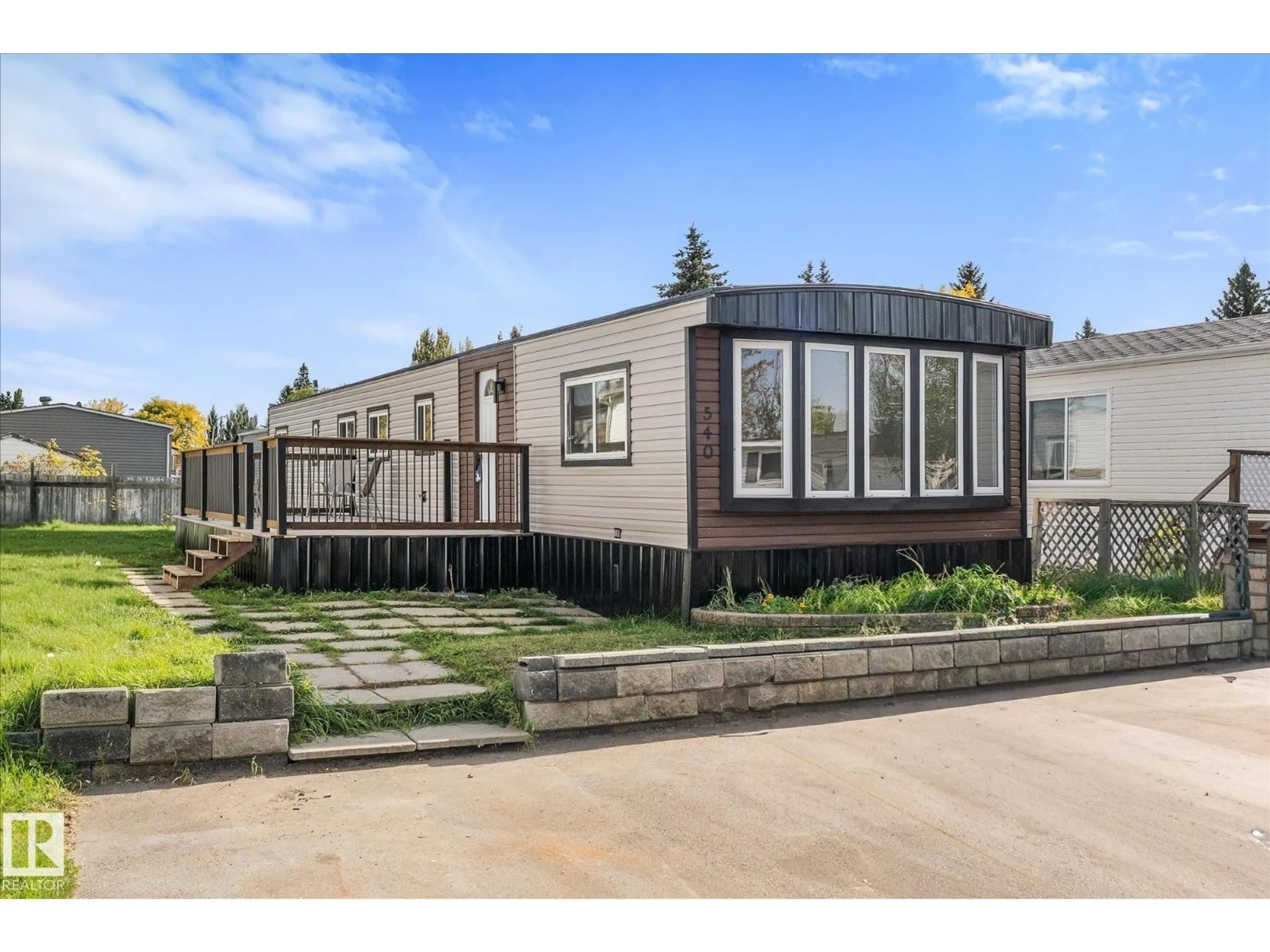 Home with vinyl exterior material, street for 53222 - 540 RANGE ROAD 272, Rural Parkland County Alberta T7X3P5