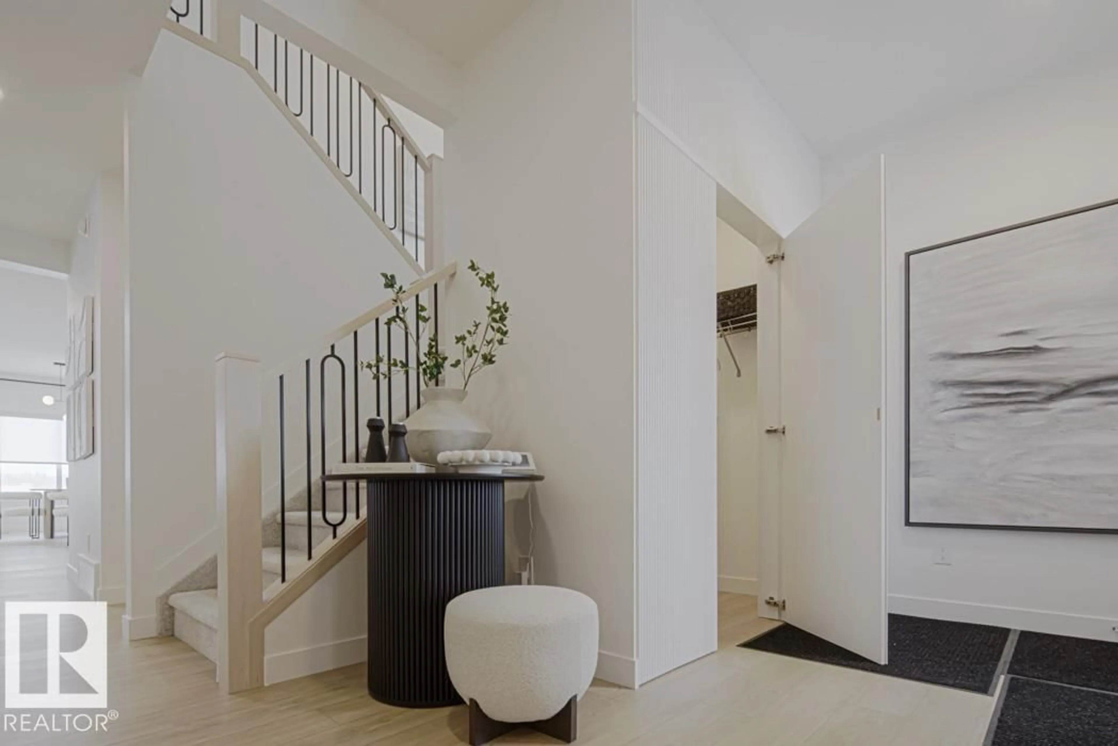 Indoor entryway for 18708 19 AV, Edmonton Alberta T6M3N7