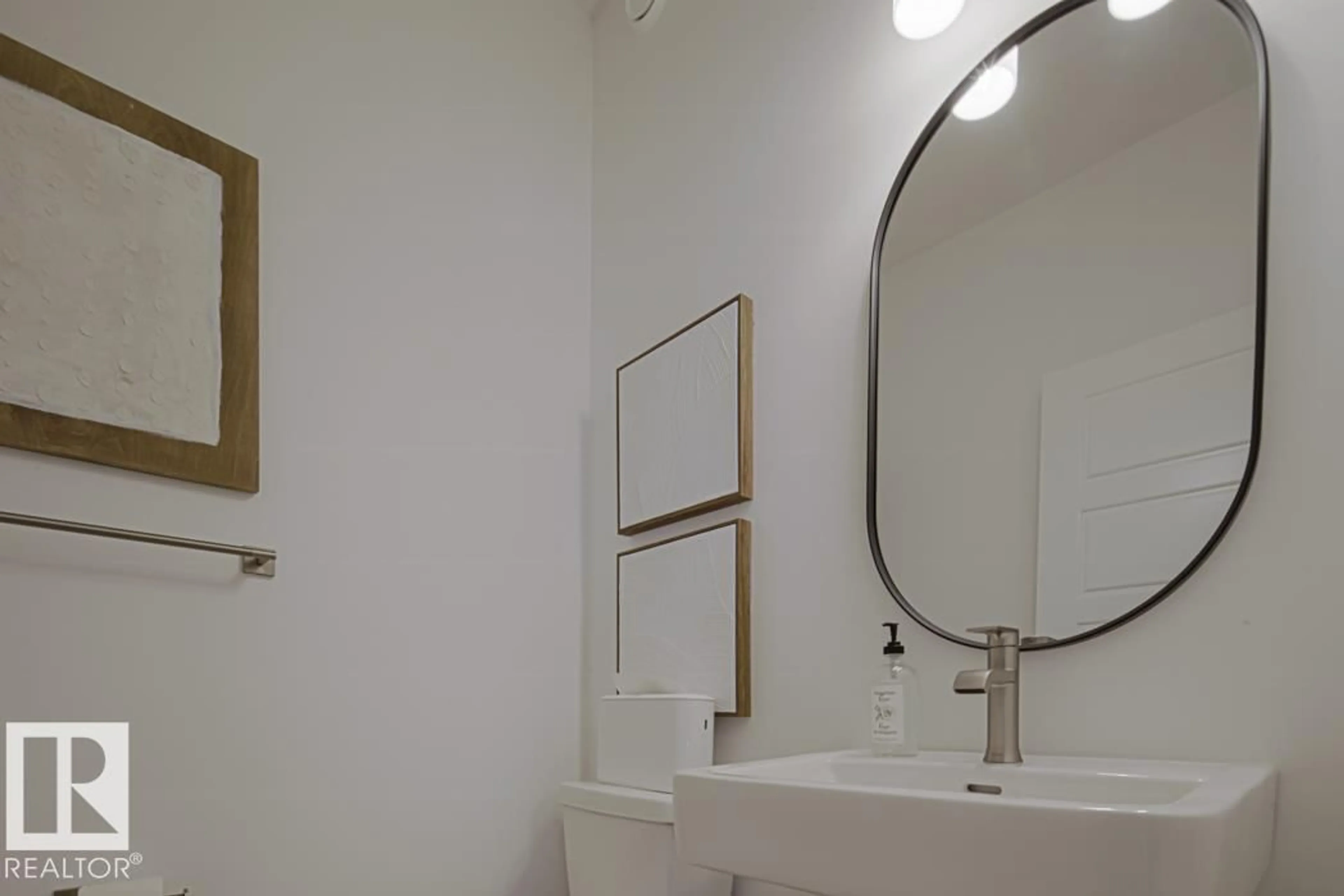 A pic of a room for 18708 19 AV, Edmonton Alberta T6M3N7