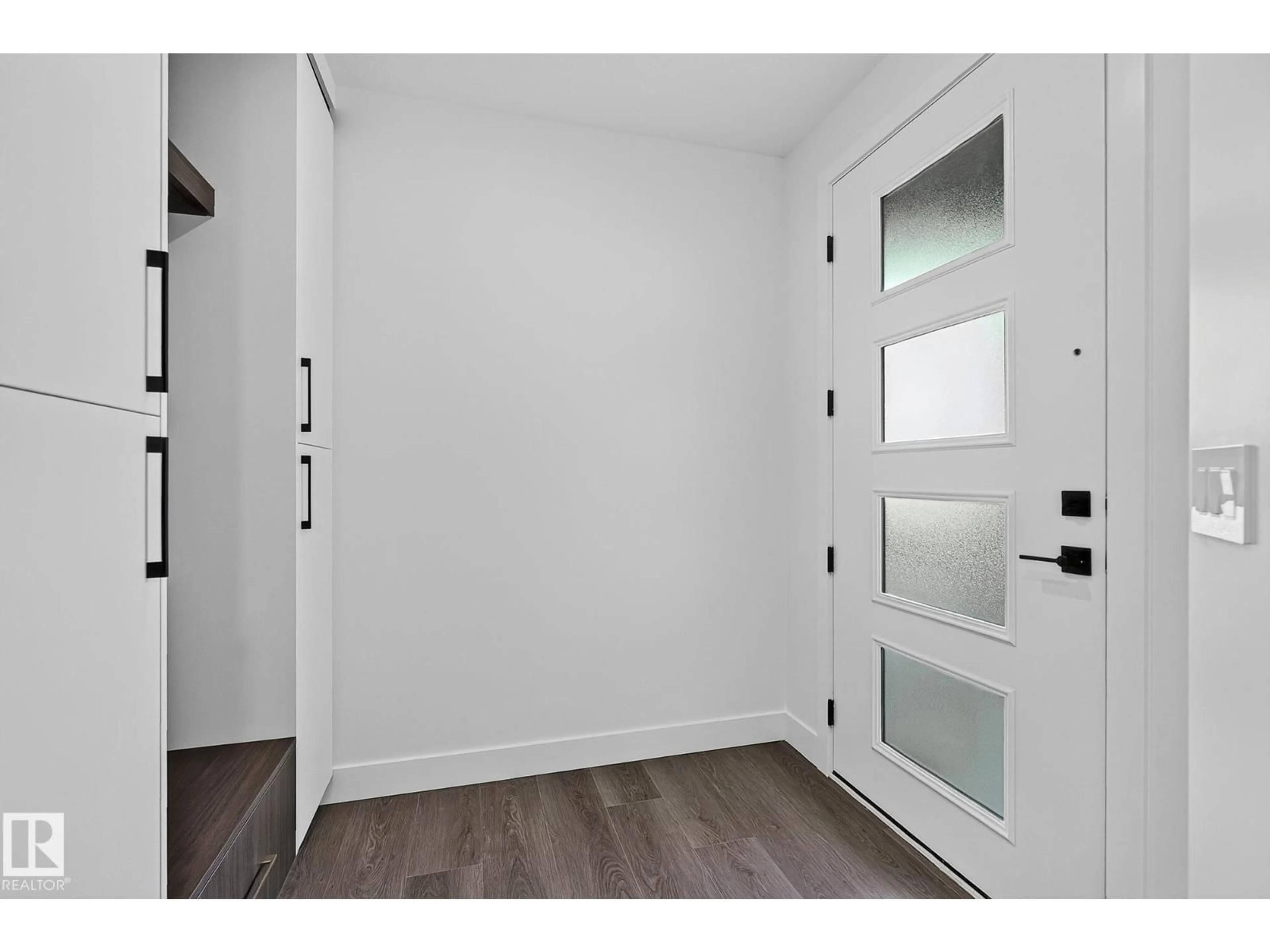 Indoor entryway for 86 WYNN RD, Fort Saskatchewan Alberta T8L3X9