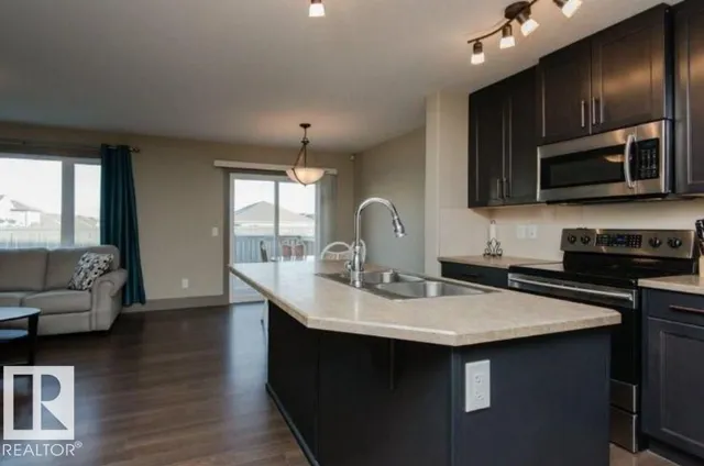 7233 ARMOUR CR, Edmonton 3