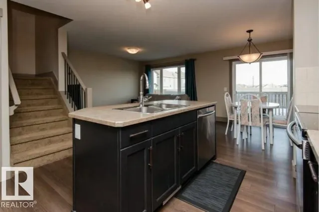 7233 ARMOUR CR, Edmonton 4