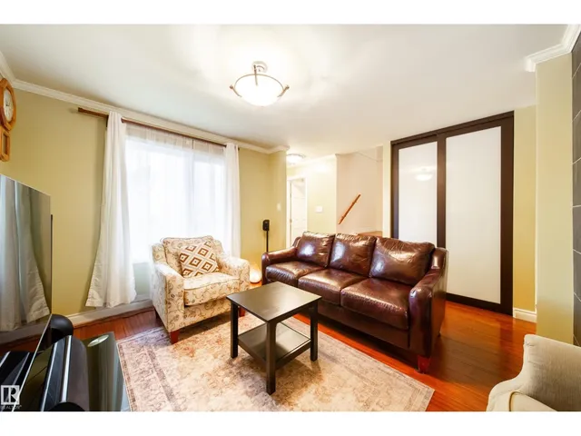 5 11111 26 AV NW, Edmonton 5