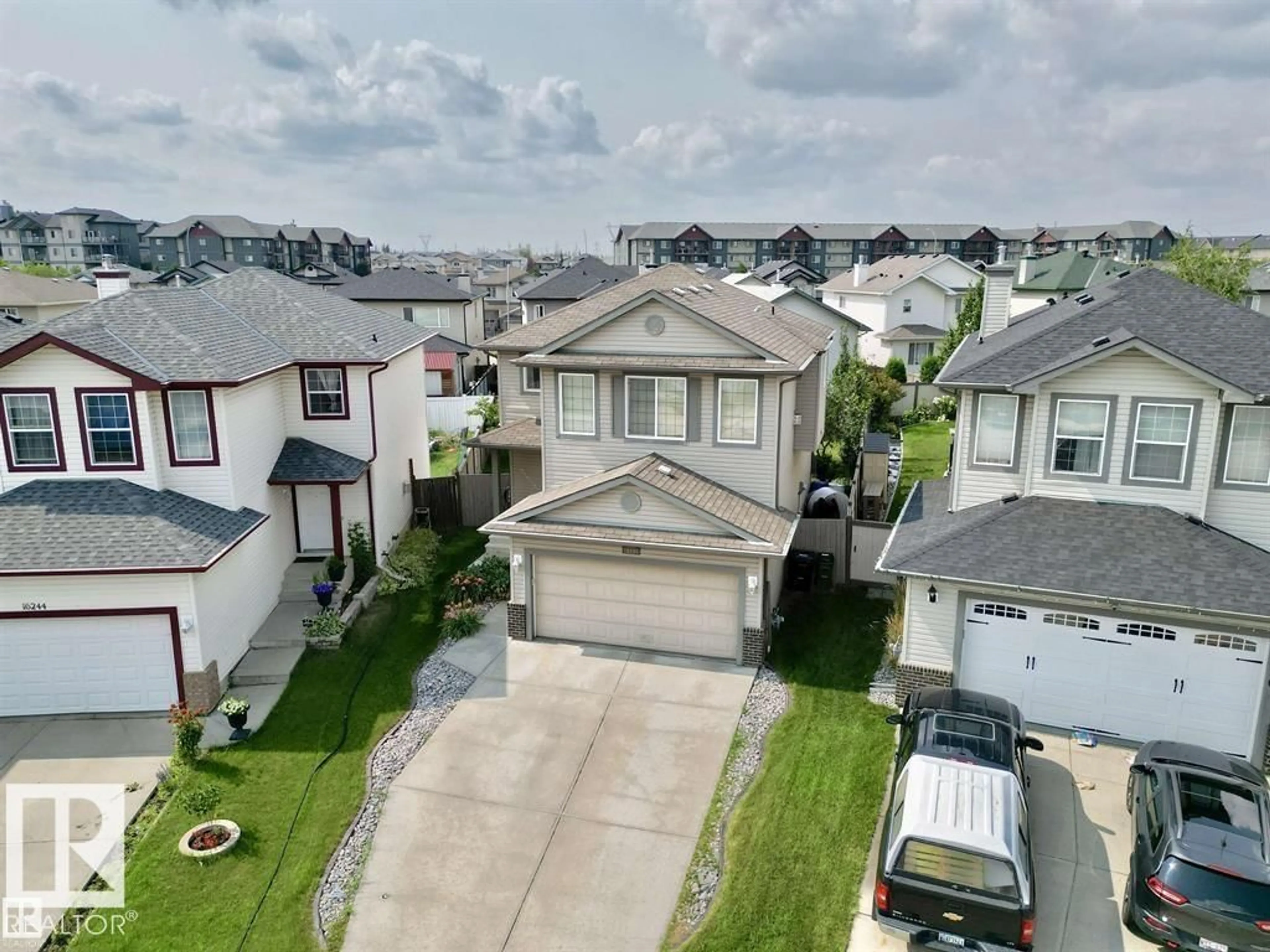 A pic from outside/outdoor area/front of a property/back of a property/a pic from drone, unknown for NW - 16246 48 ST, Edmonton Alberta T5Y3H7