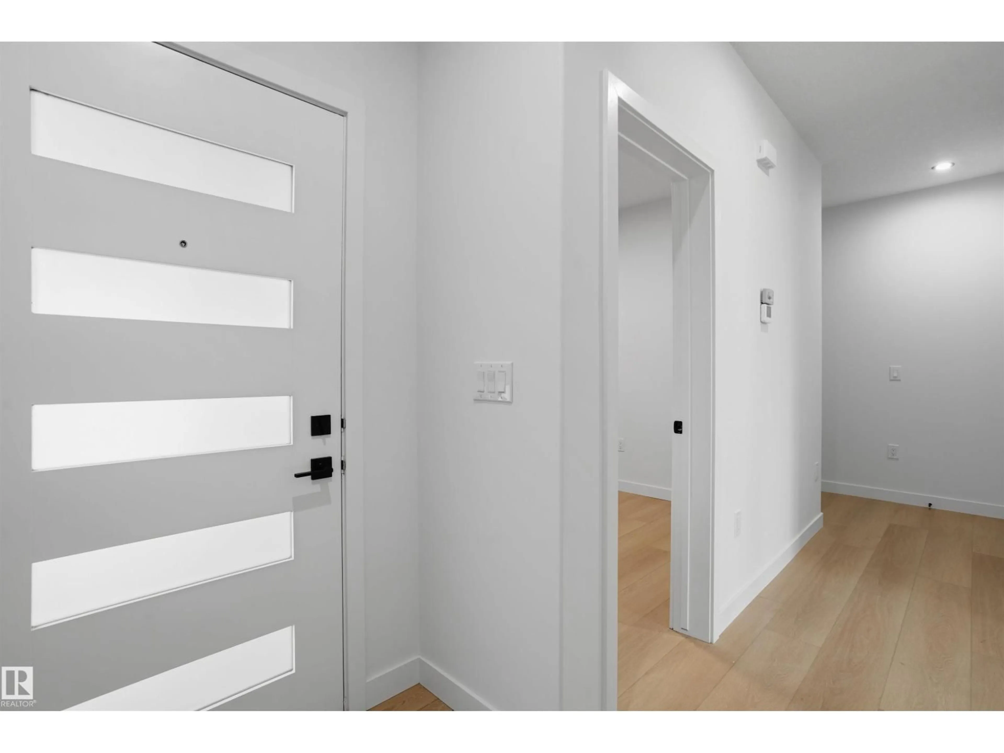 Indoor entryway for NW - 8510 223A ST, Edmonton Alberta T5T8A2