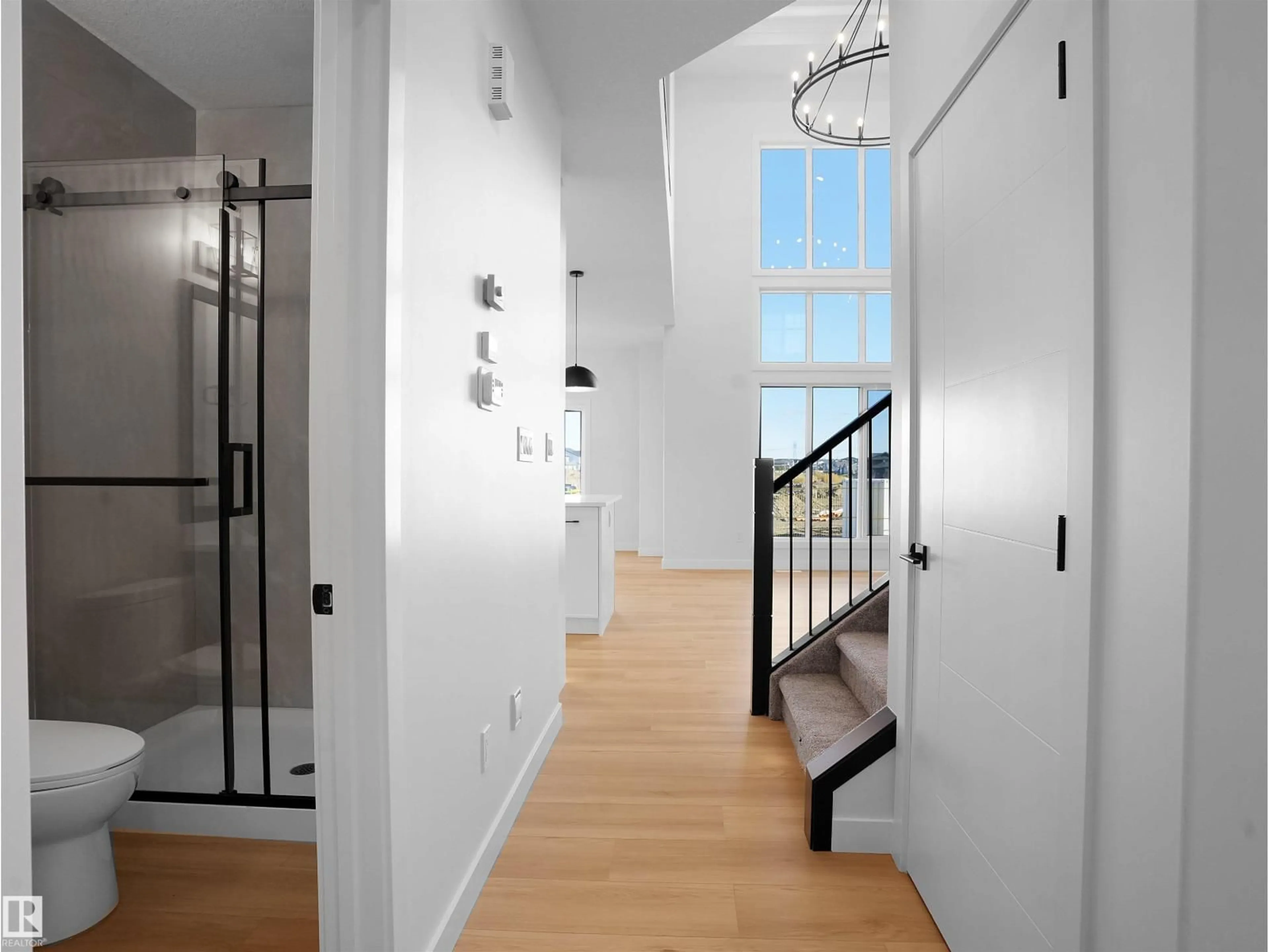 Indoor entryway for 1133 STARLING DRIVE, Edmonton Alberta T5S0X9