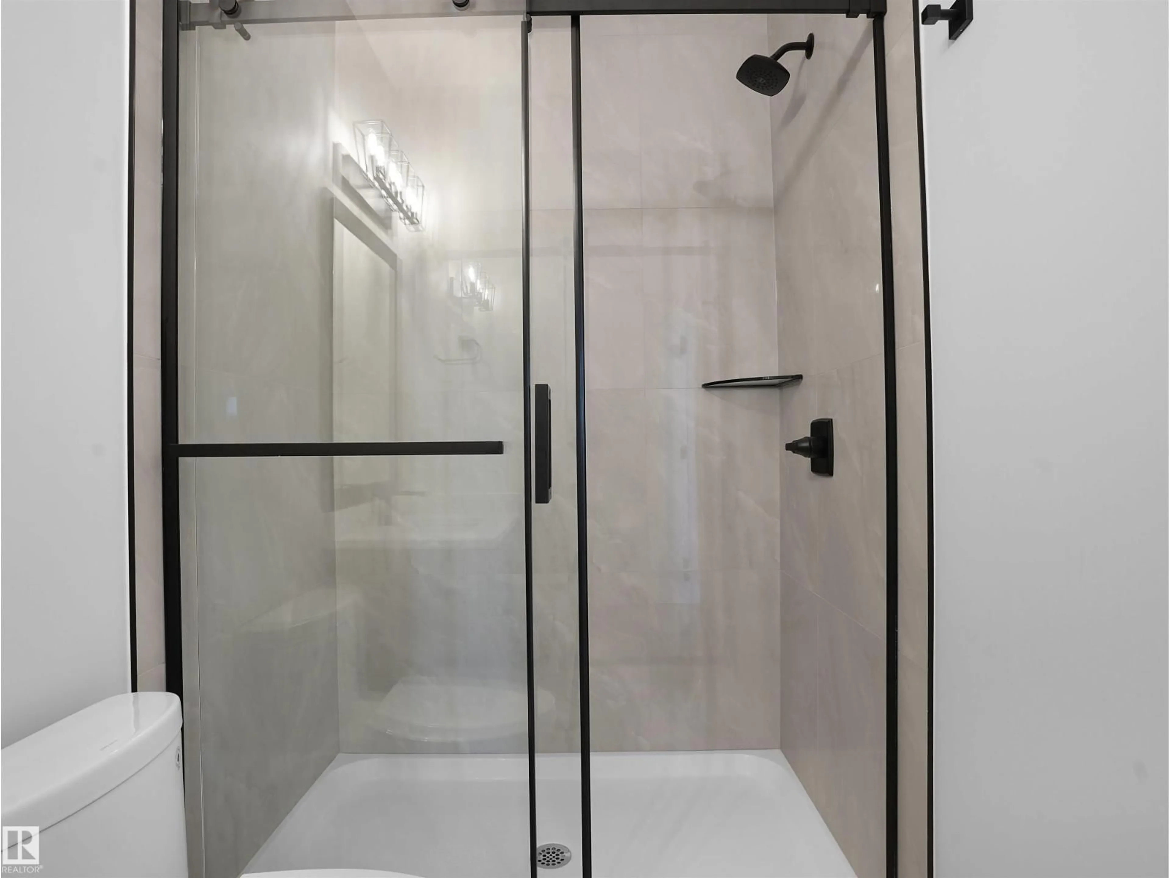 Contemporary bathroom, ceramic/tile floor for 1133 STARLING DRIVE, Edmonton Alberta T5S0X9