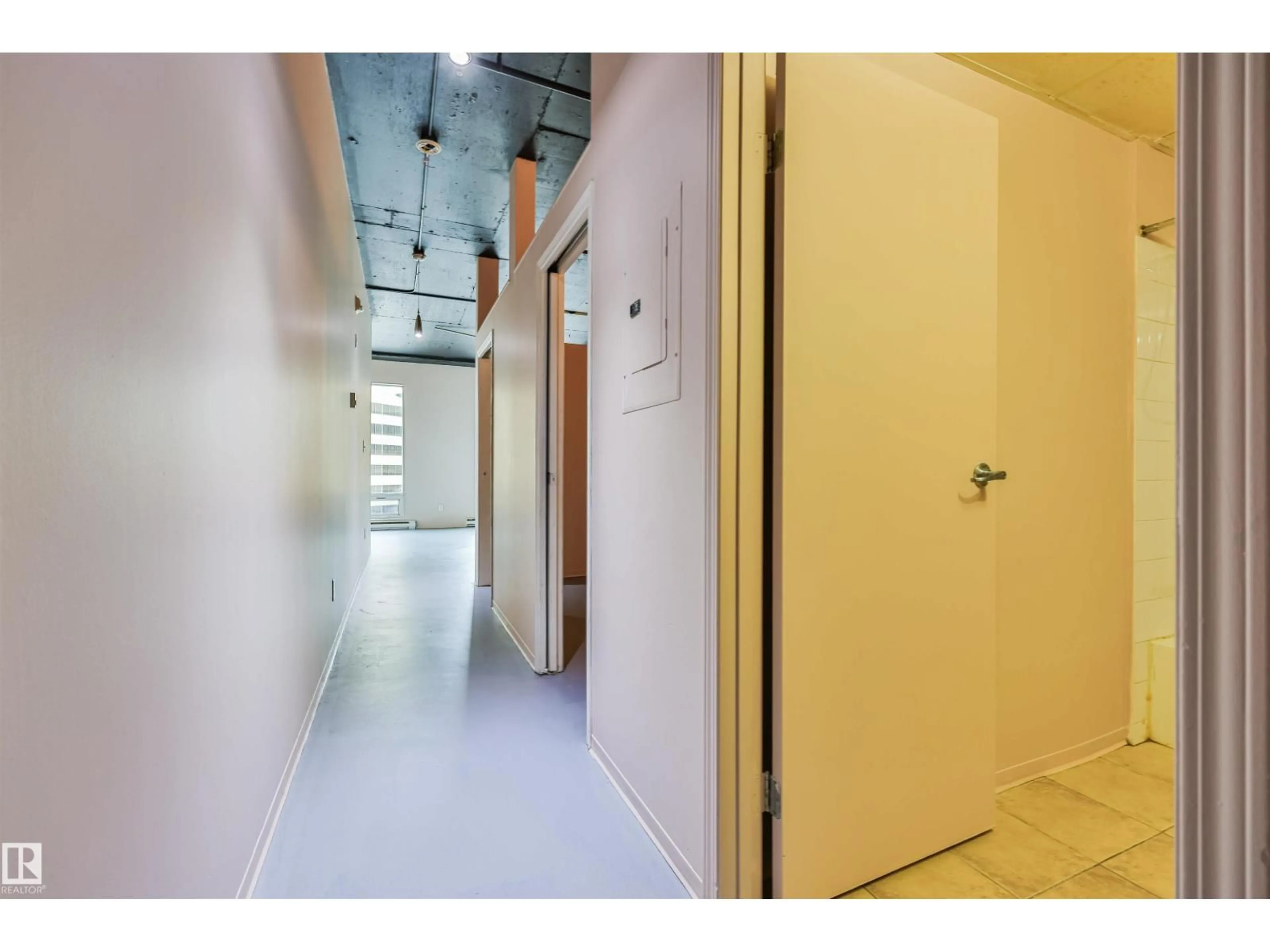 Indoor foyer for #701 - 10024 JASPER AVE, Edmonton Alberta T6J1R9