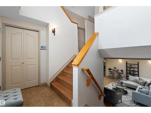 1046 BLACKBURN CL, Edmonton 3