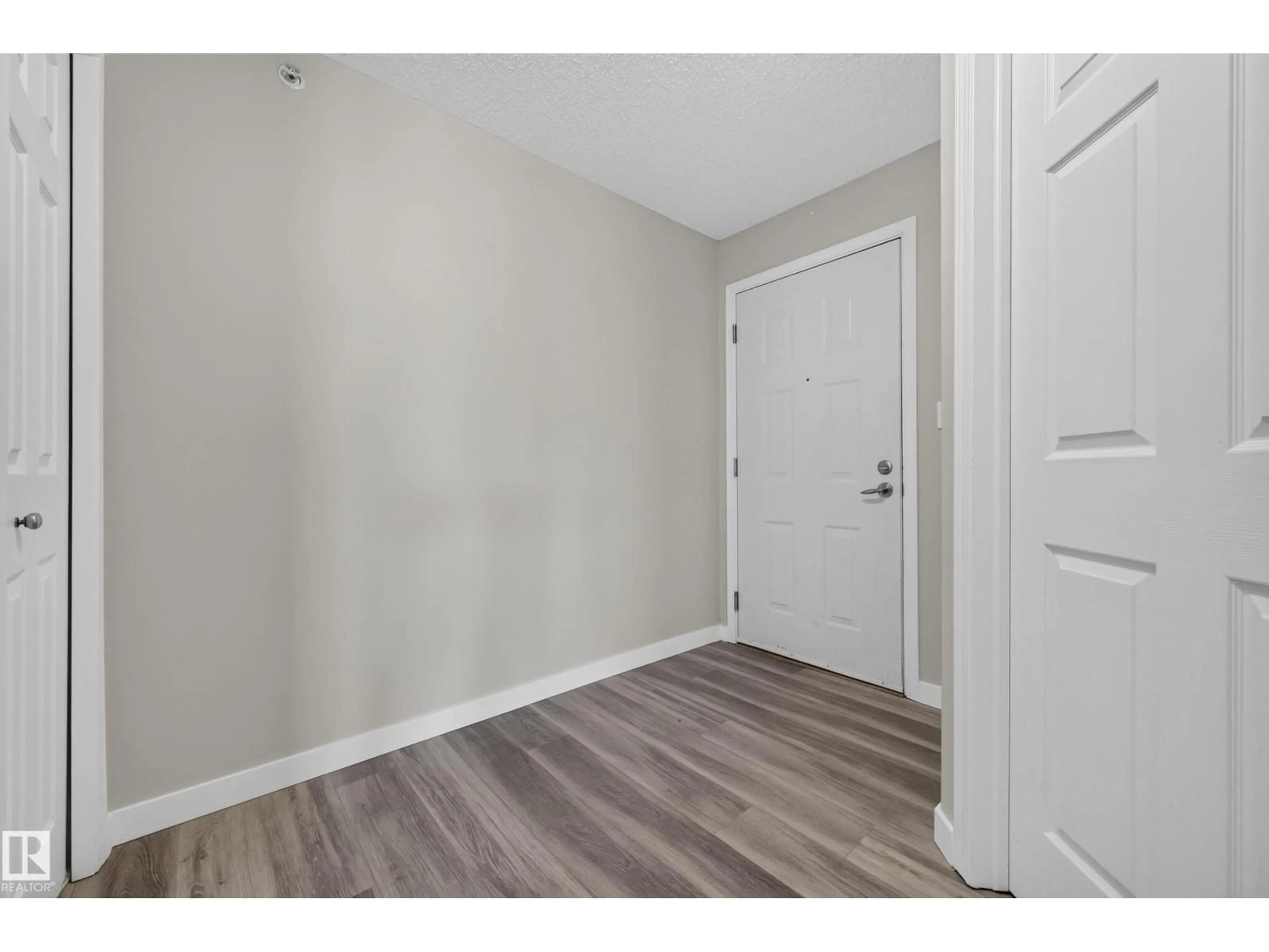 Indoor entryway for #407 - 13635 34 ST, Edmonton Alberta T5A0C4