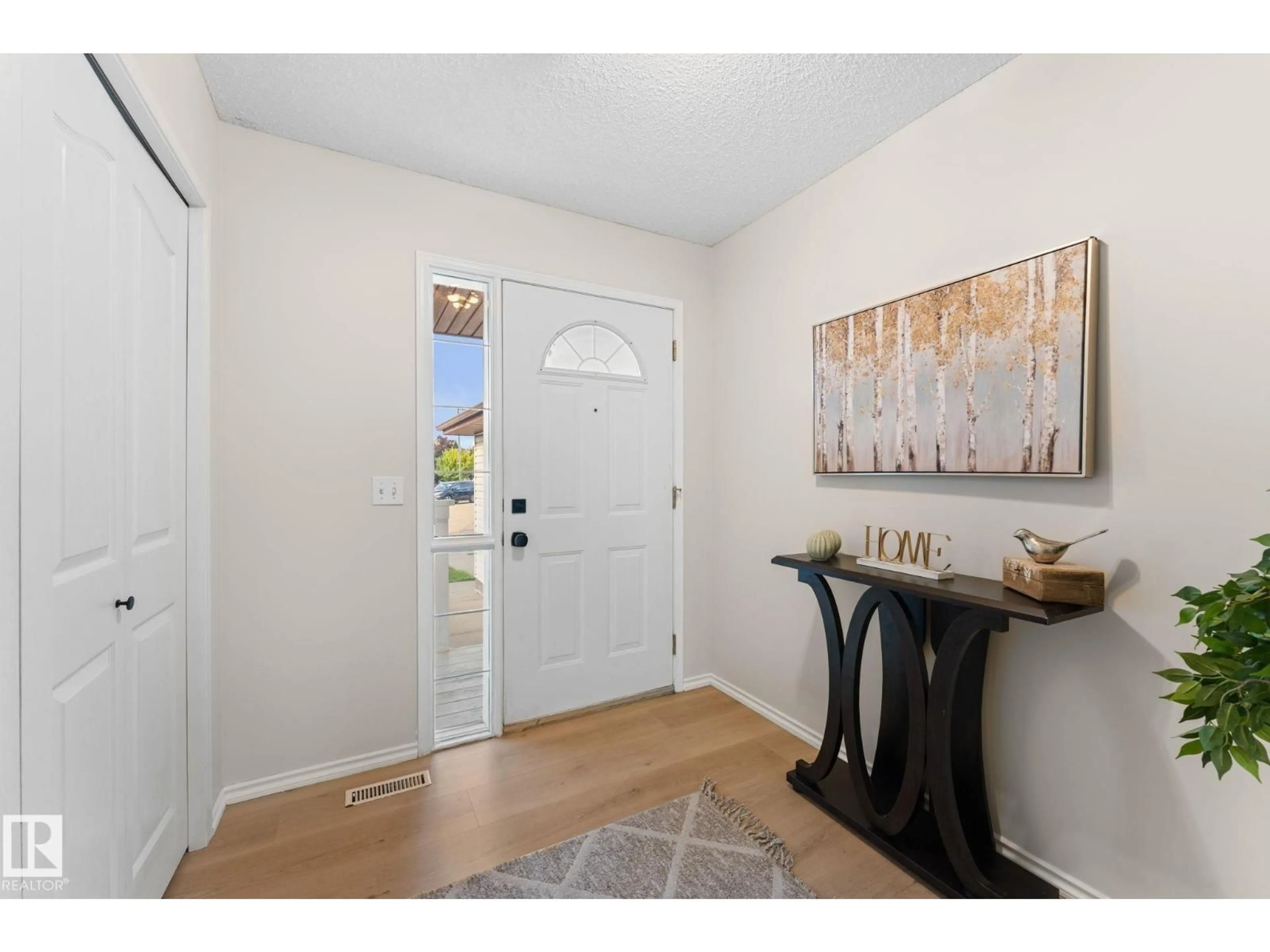 Indoor entryway for 9806 179 AV, Edmonton Alberta T5X6A6
