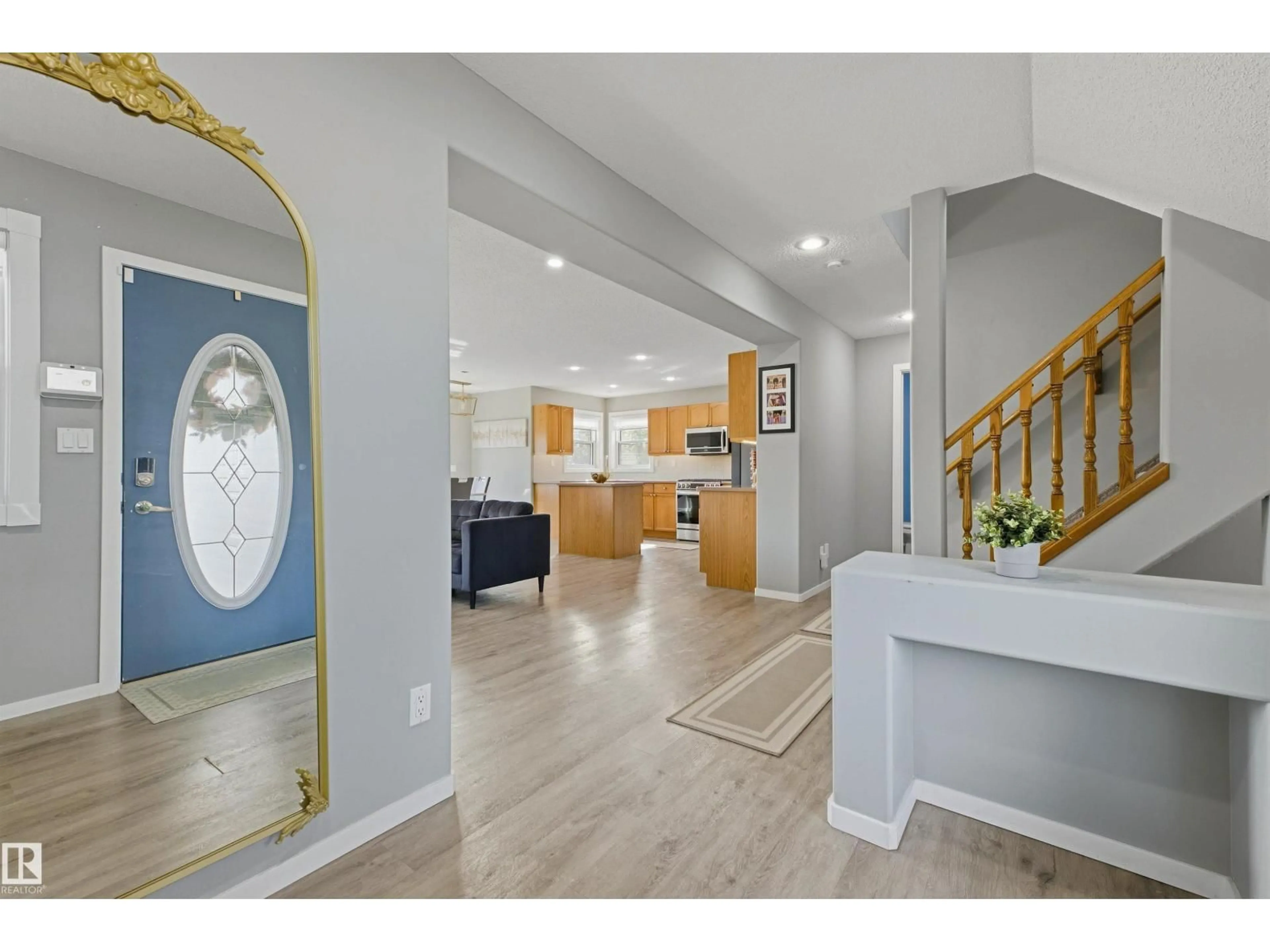 Indoor entryway for 8903 176 AV, Edmonton Alberta T5Z0A7