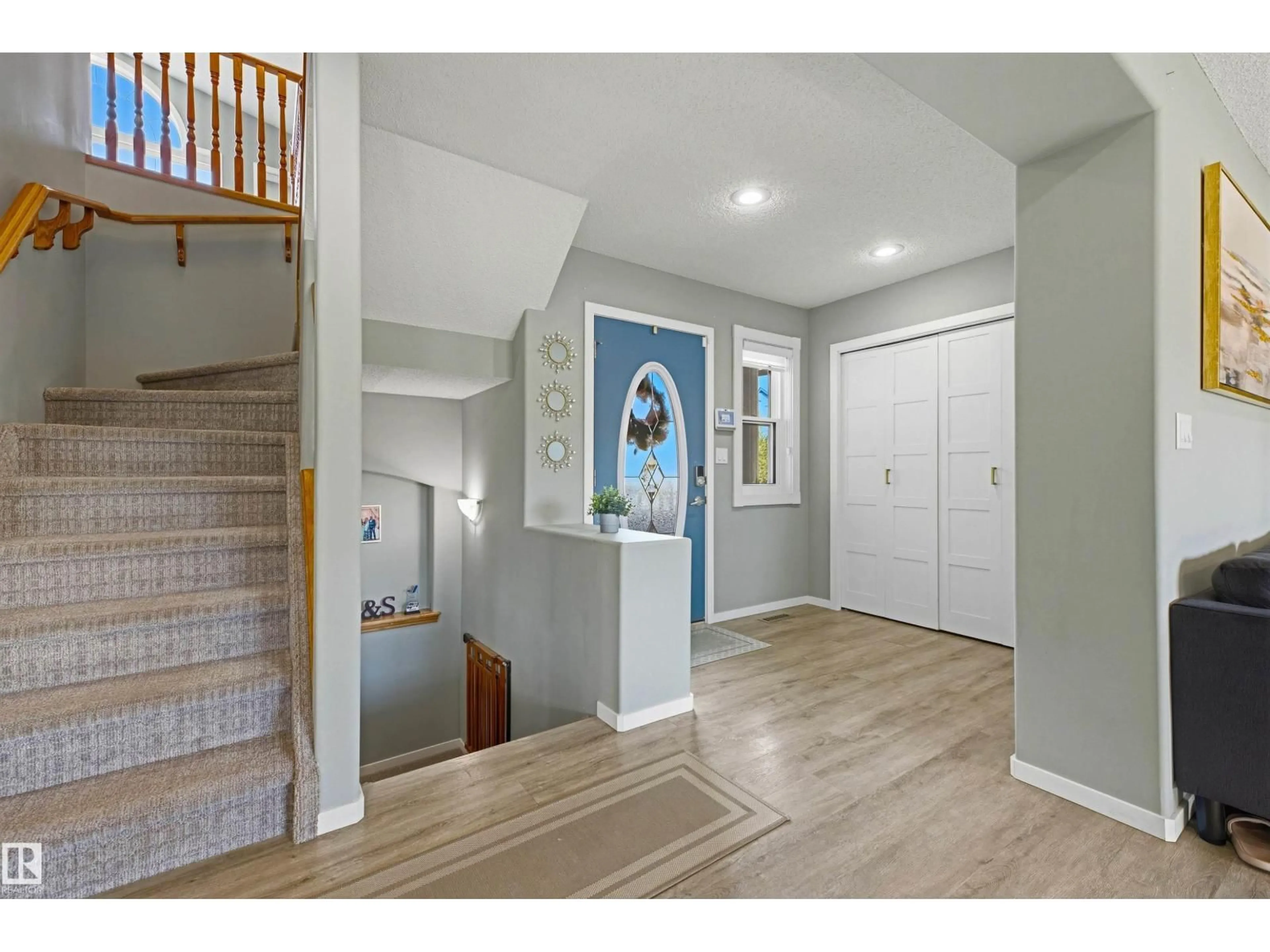 Indoor entryway for 8903 176 AV, Edmonton Alberta T5Z0A7