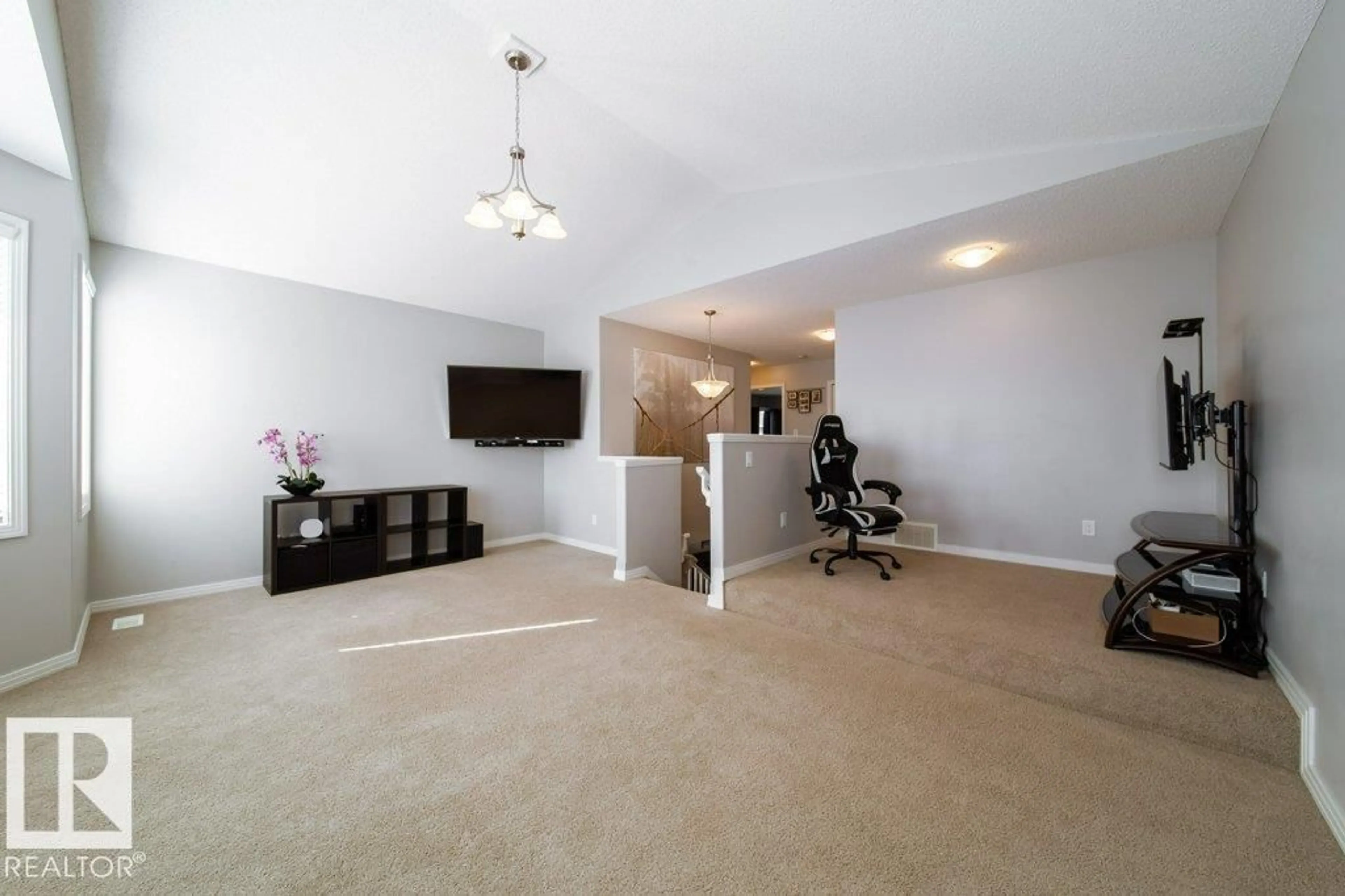 A pic of a room for NW - 16120 138 ST, Edmonton Alberta T6V0E2