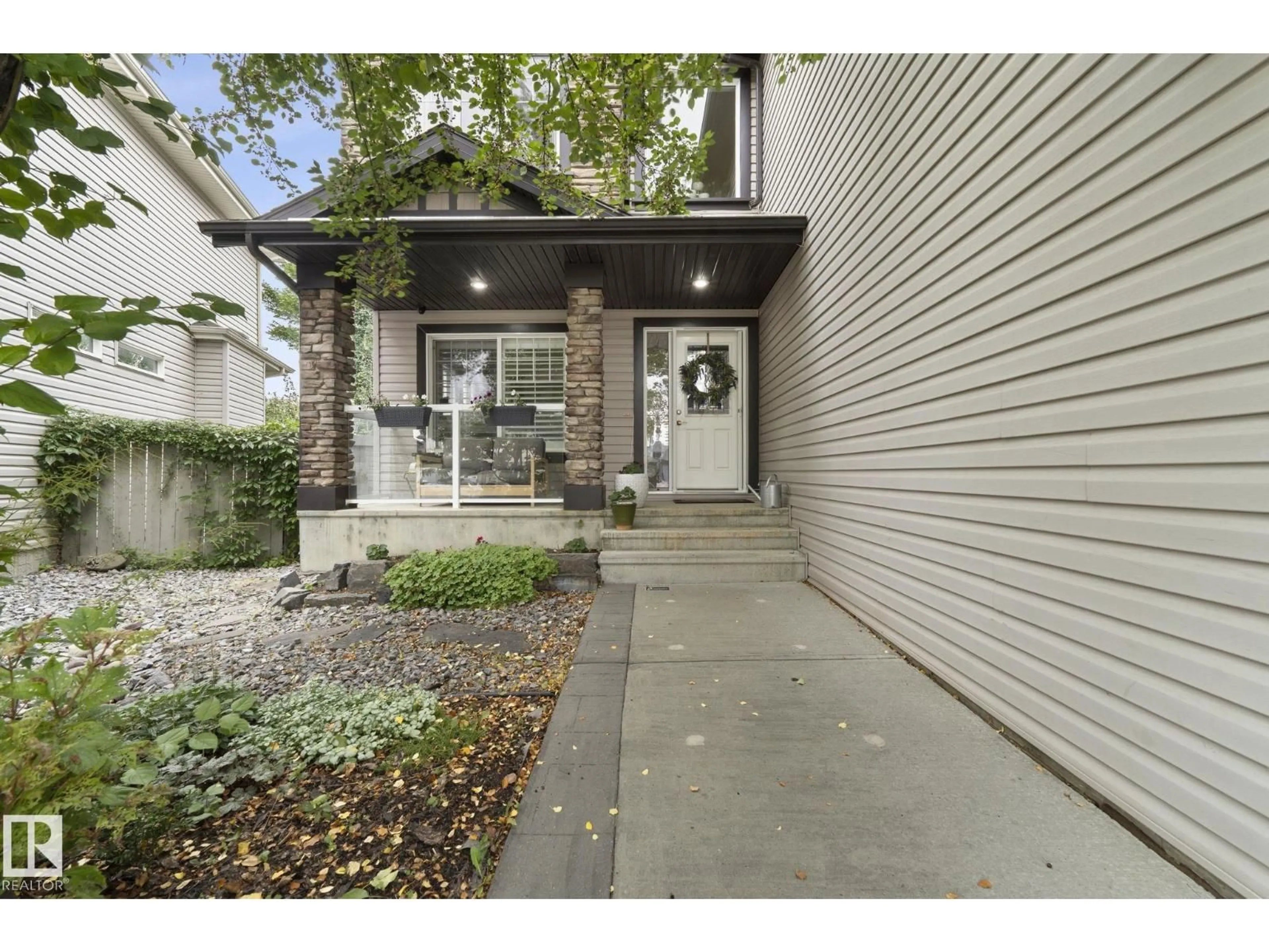 Indoor entryway for 331 CALLAGHAN CL, Edmonton Alberta T6W0G3