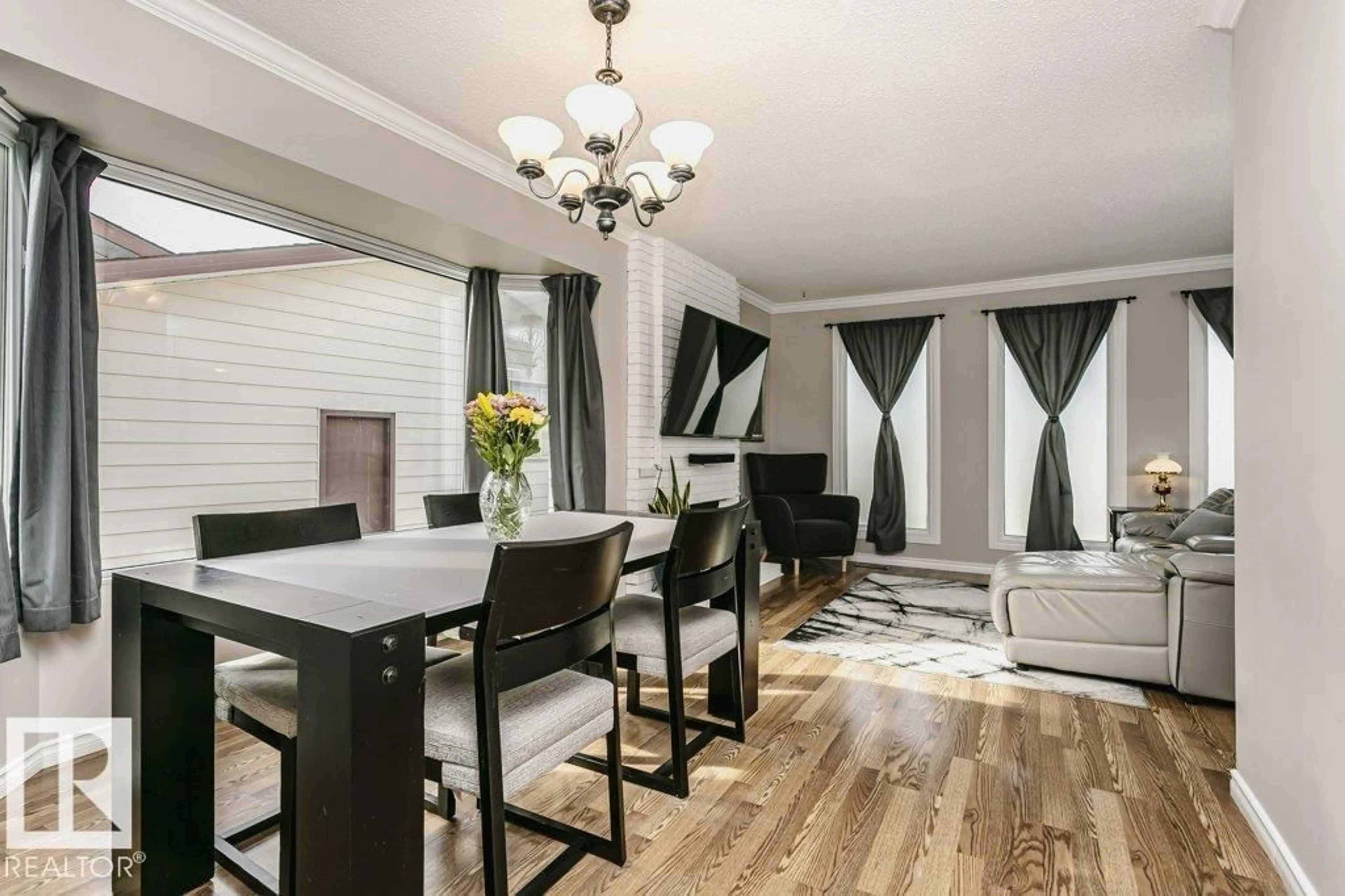 Dining room, wood/laminate floor for 38 GALEN CR, Sherwood Park Alberta T8A2L2