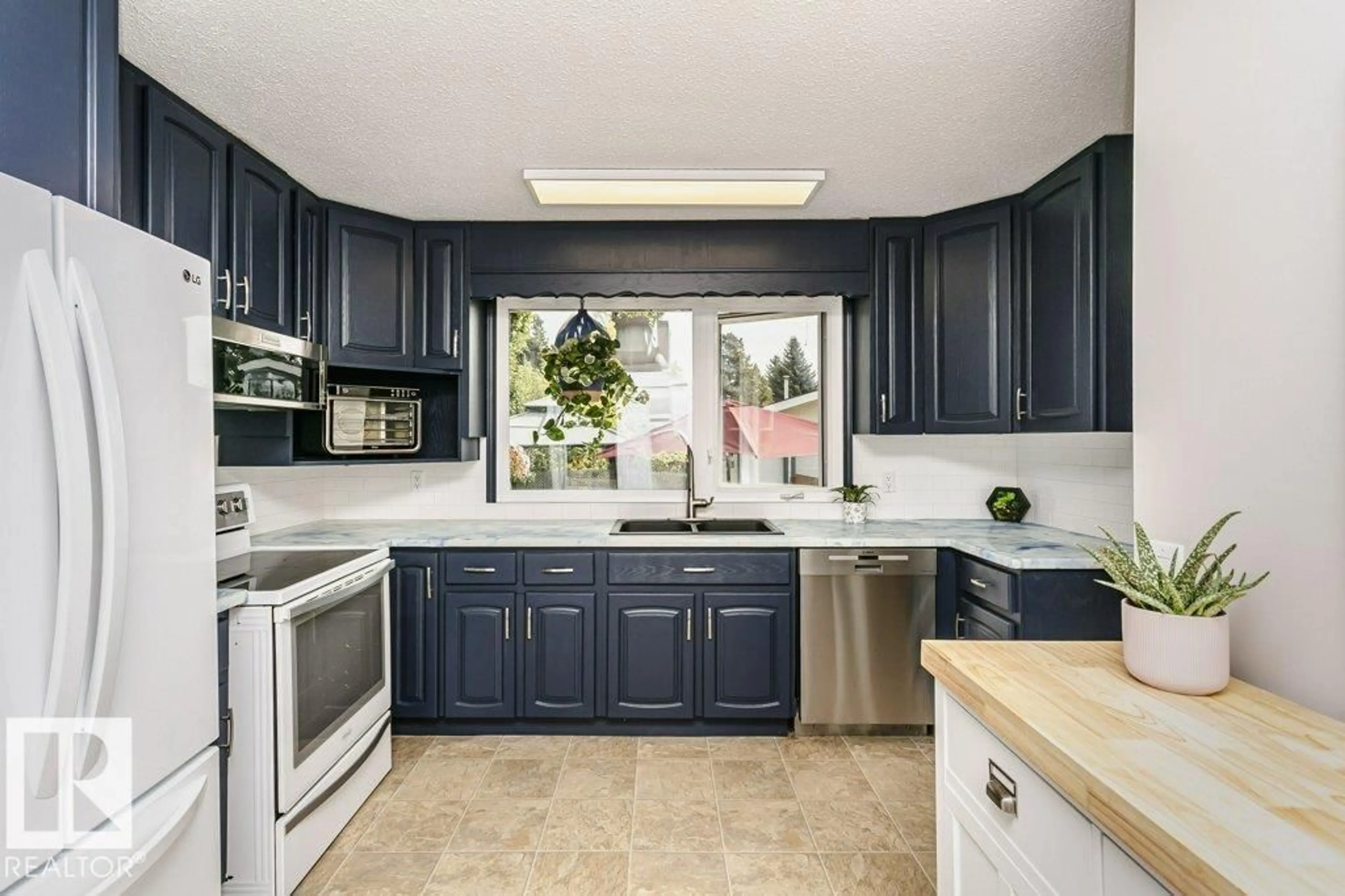 Unknown for 38 GALEN CR, Sherwood Park Alberta T8A2L2