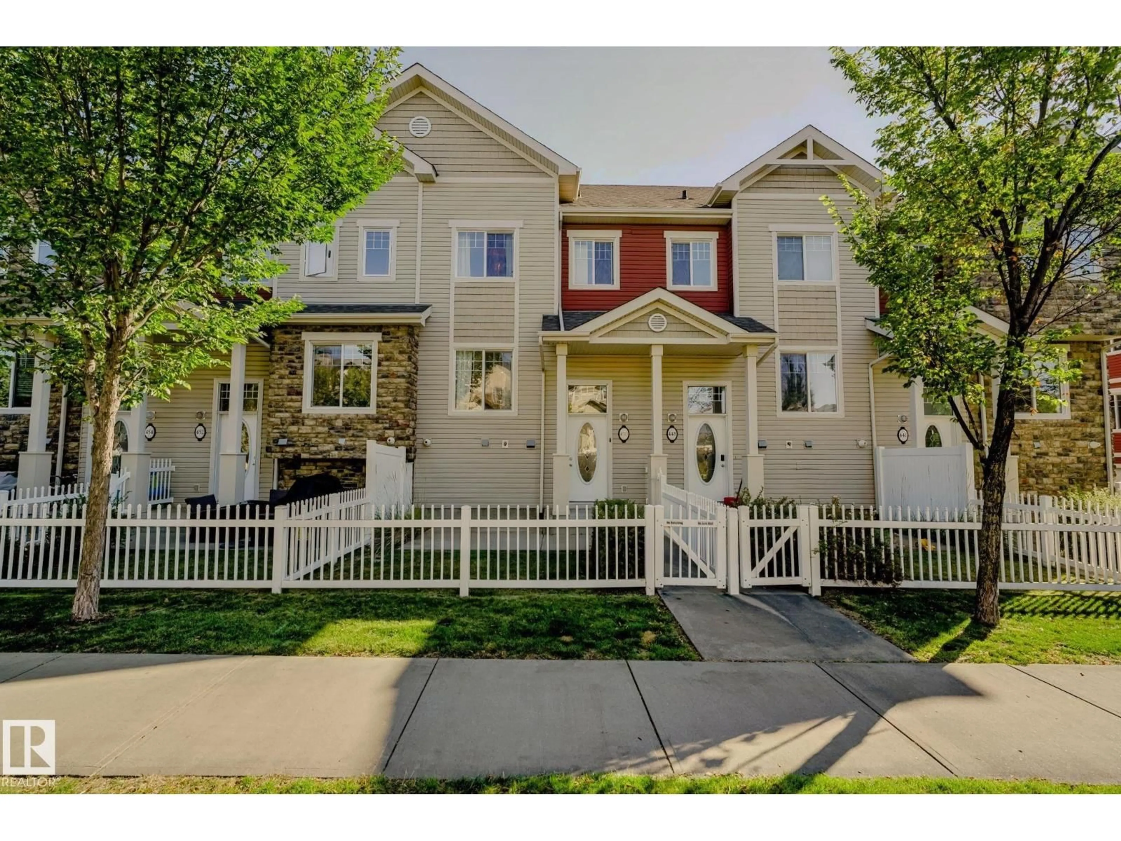 Home with vinyl exterior material, street for 450 HEMINGWAY RD, Edmonton Alberta T6M0M5
