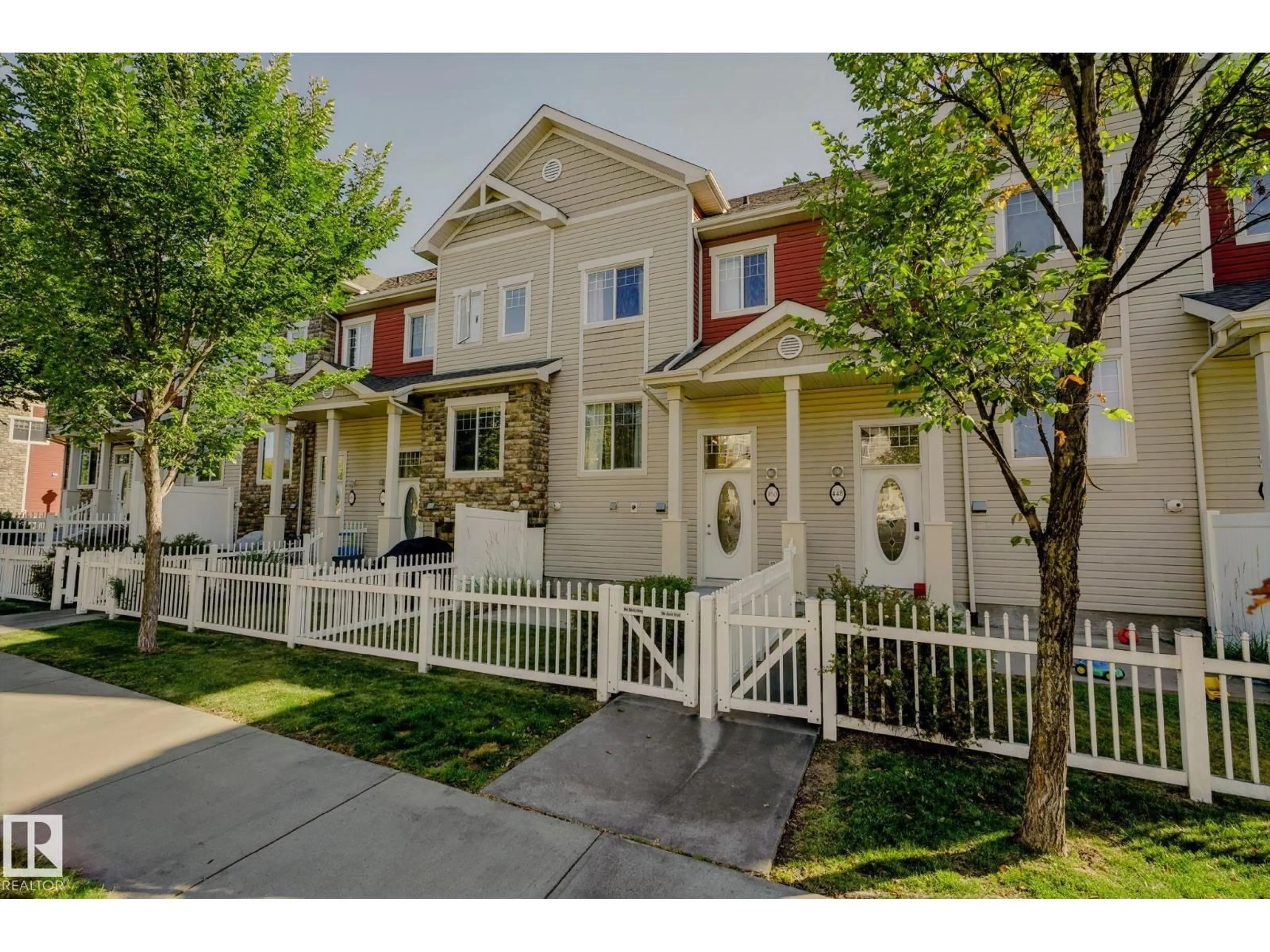 Home with vinyl exterior material, street for 450 HEMINGWAY RD, Edmonton Alberta T6M0M5