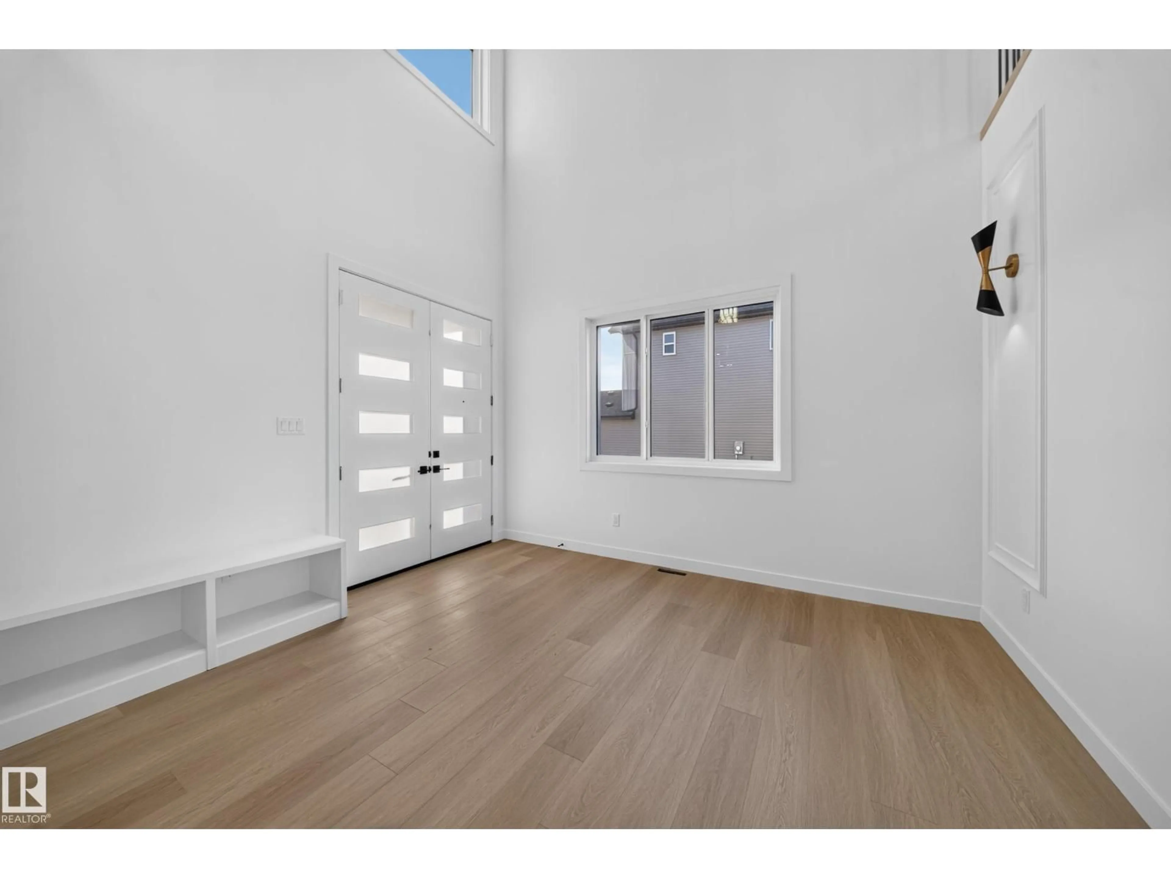 Indoor entryway for NW - 13024 186 AVENUE, Edmonton Alberta T6V0N3