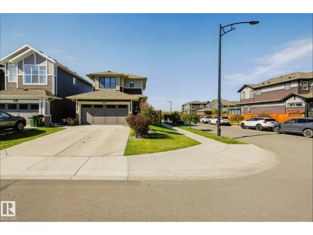 SW - 1623 PLUM CI, Edmonton 3