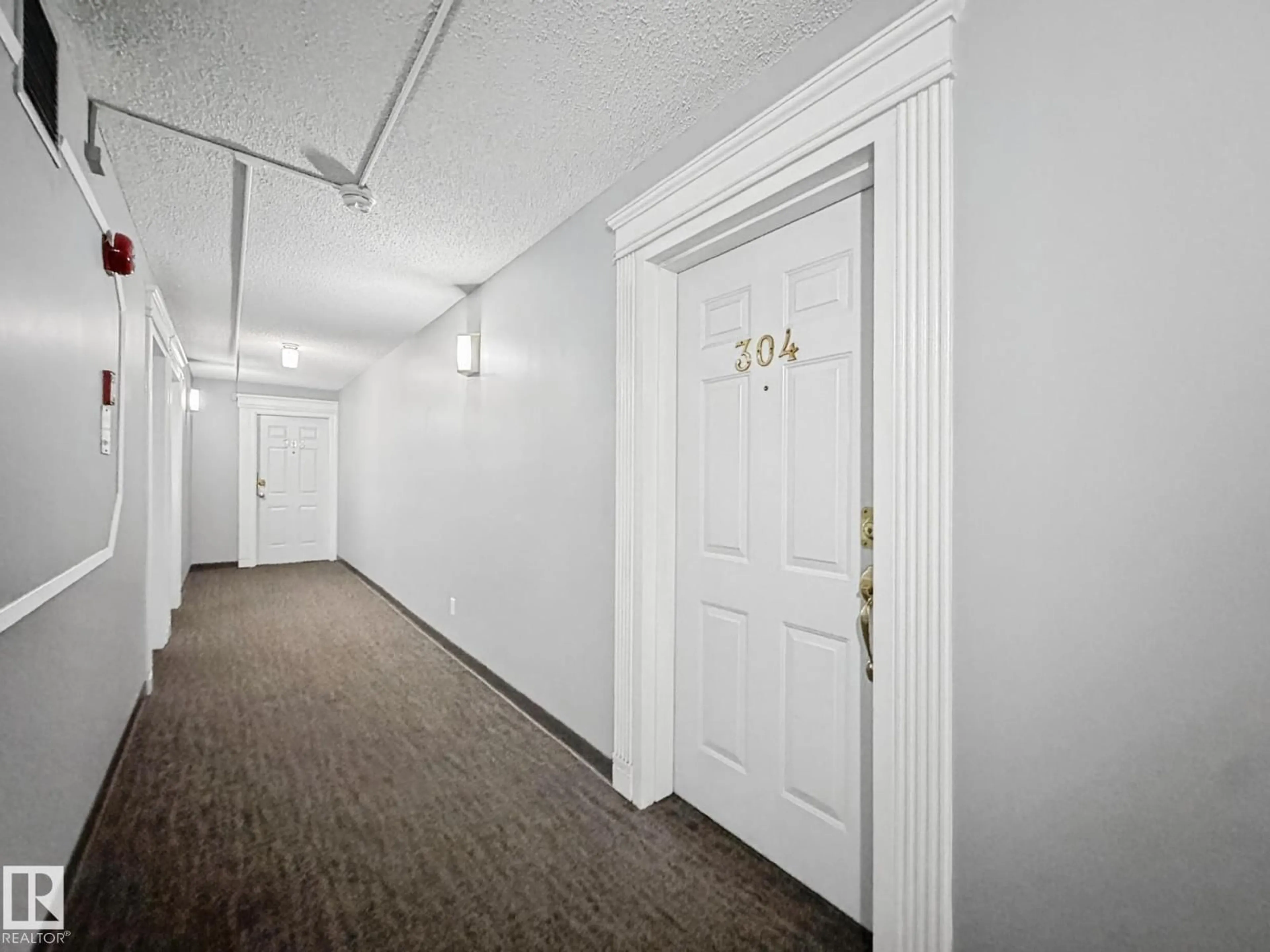 Indoor foyer for #304 - 10320 113 ST, Edmonton Alberta T5K1P6