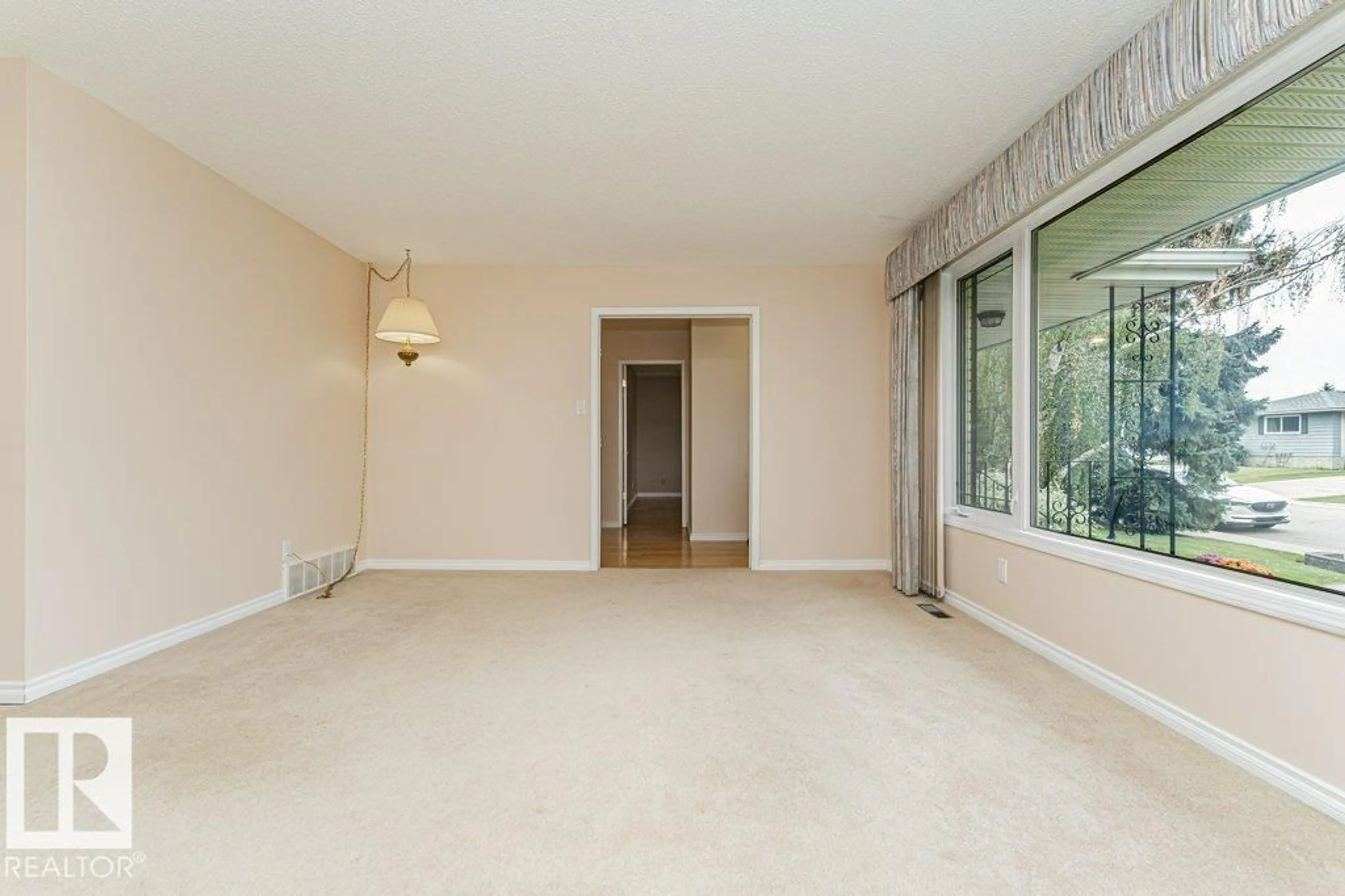 A pic of a room for NW - 3543 106A ST, Edmonton Alberta T6J1A7