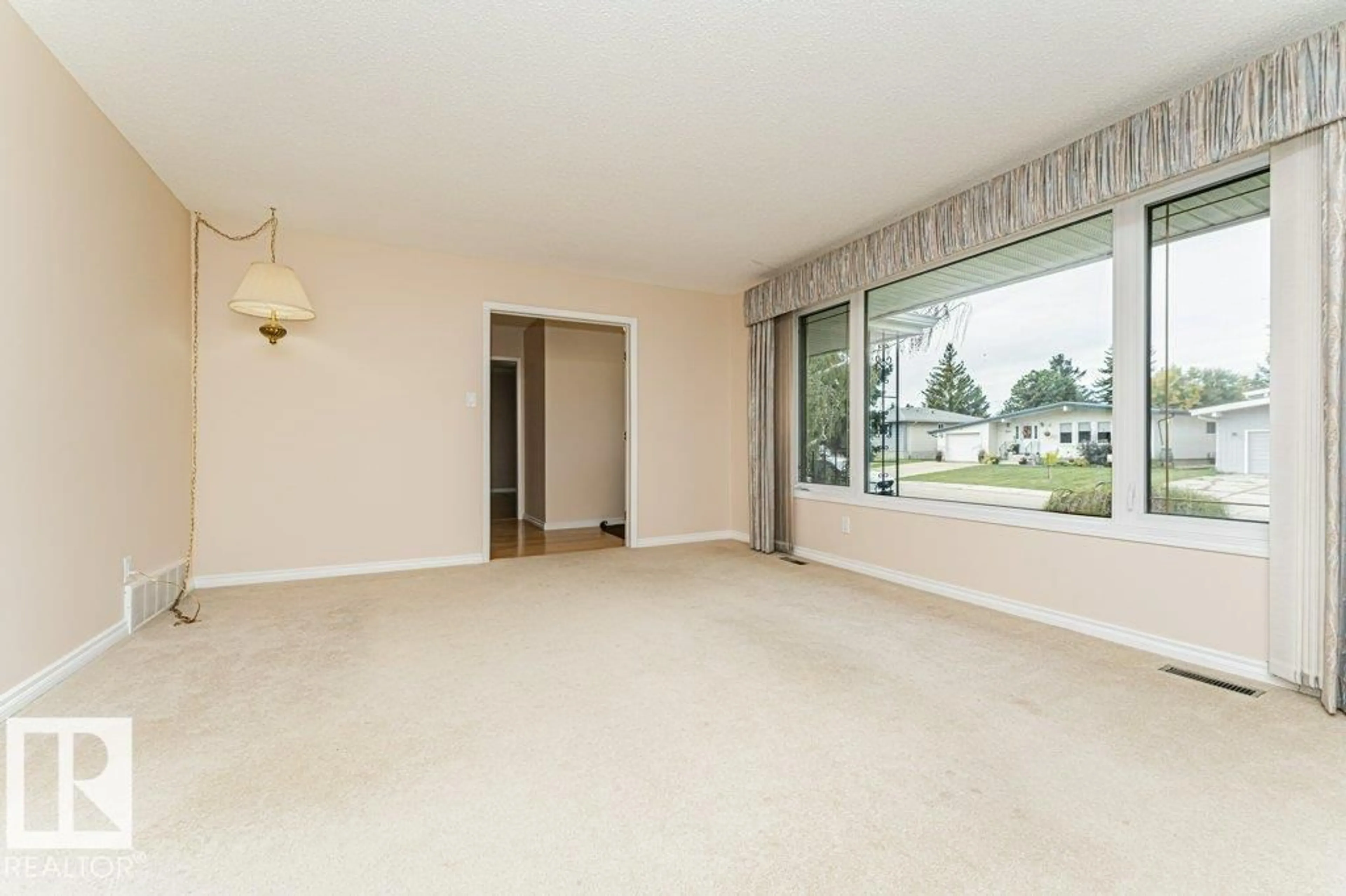 A pic of a room for NW - 3543 106A ST, Edmonton Alberta T6J1A7