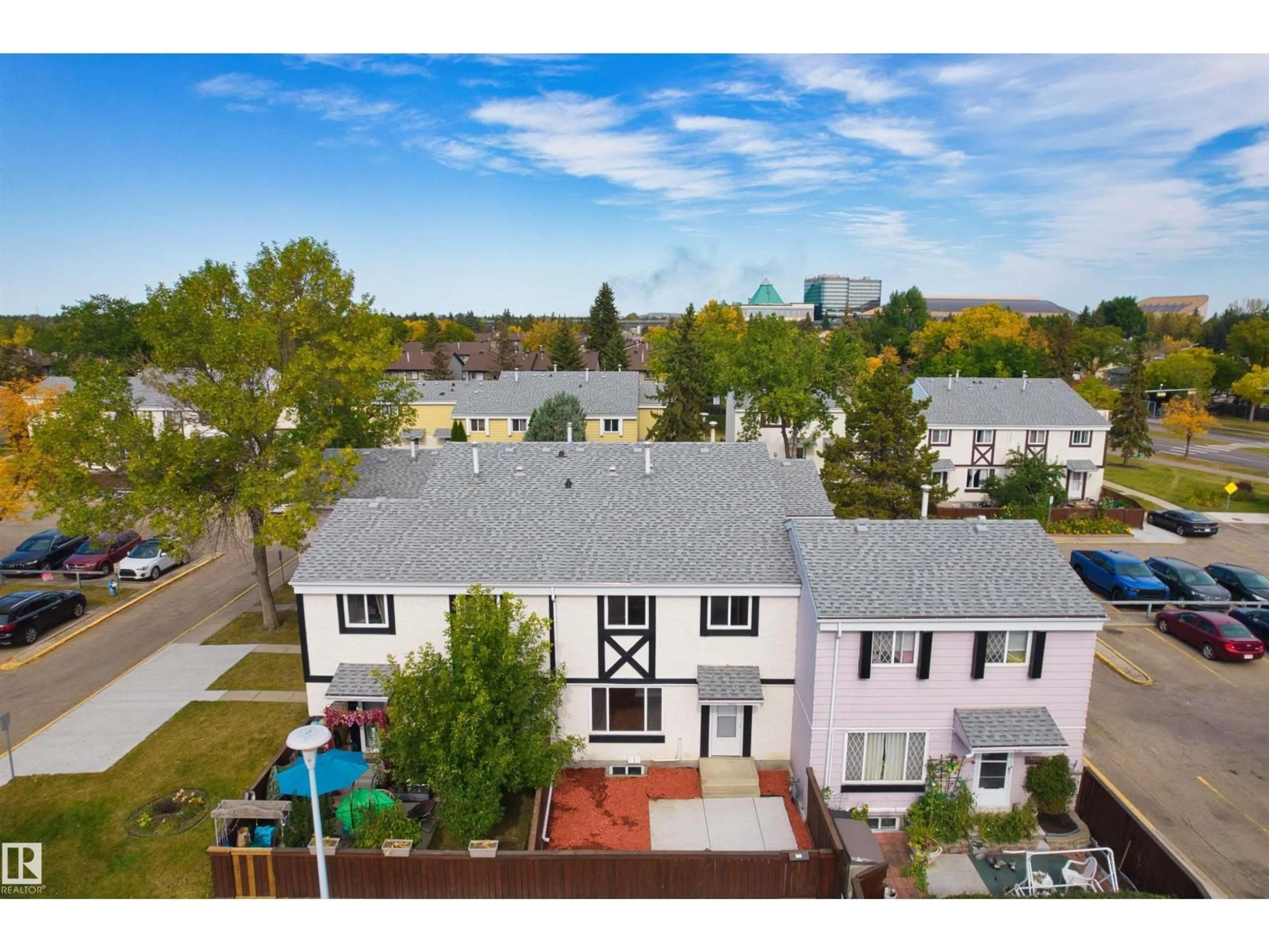 A pic from outside/outdoor area/front of a property/back of a property/a pic from drone, unknown for 155 PRIMROSE GARDENS GD, Edmonton Alberta T5T0R1
