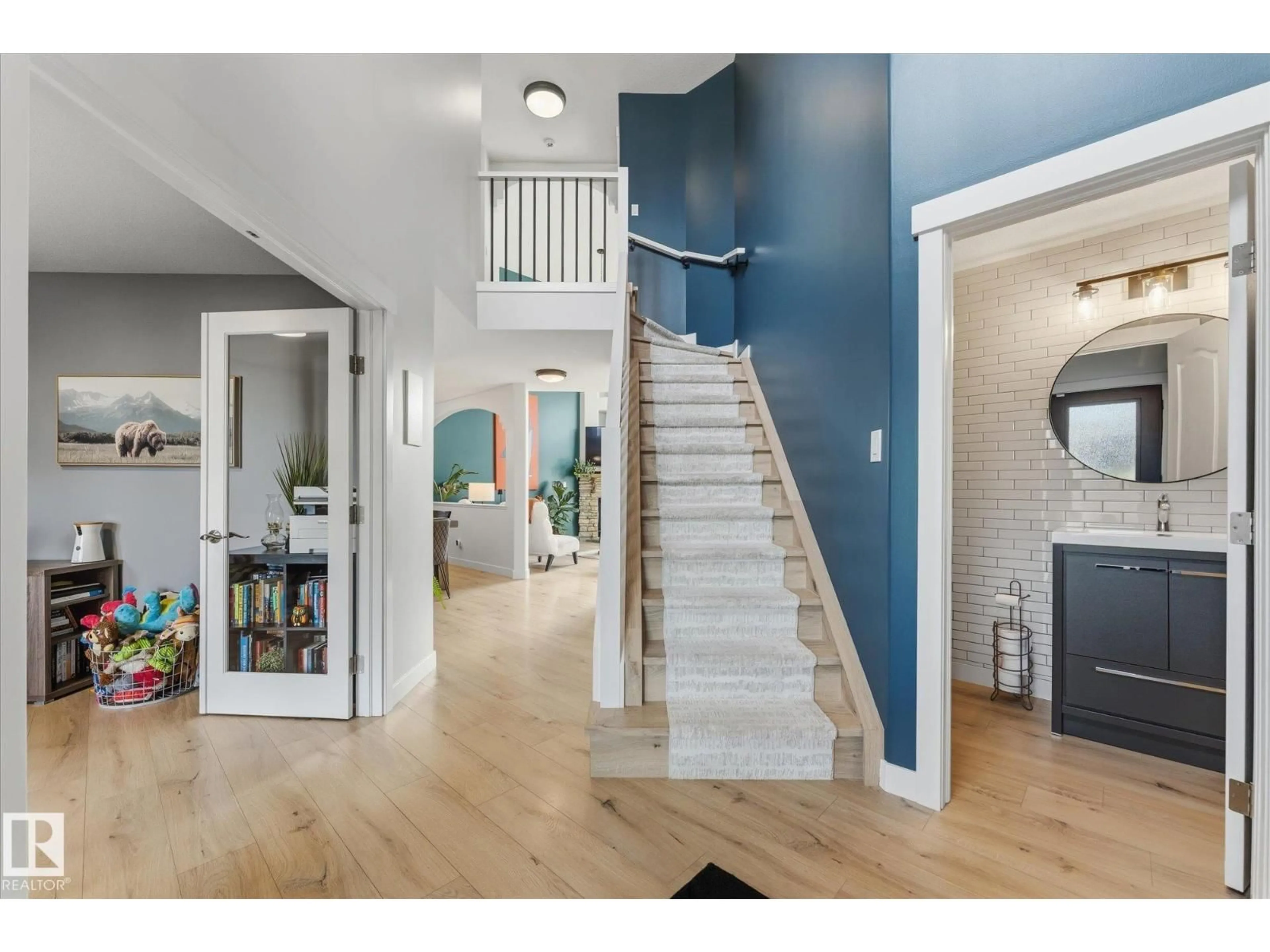 Indoor entryway for 13 DEACON PL, St. Albert Alberta T8N6S5