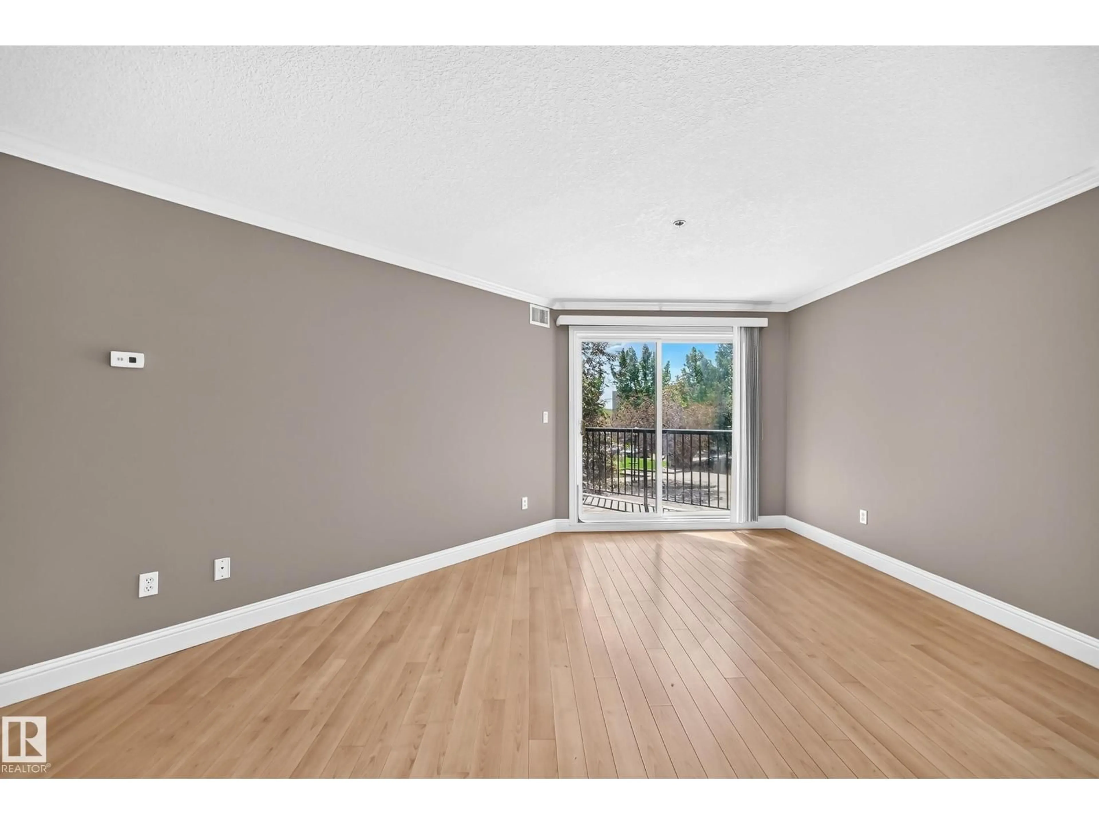 A pic of a room for 202 - 14608 125 ST, Edmonton Alberta T5X0B5