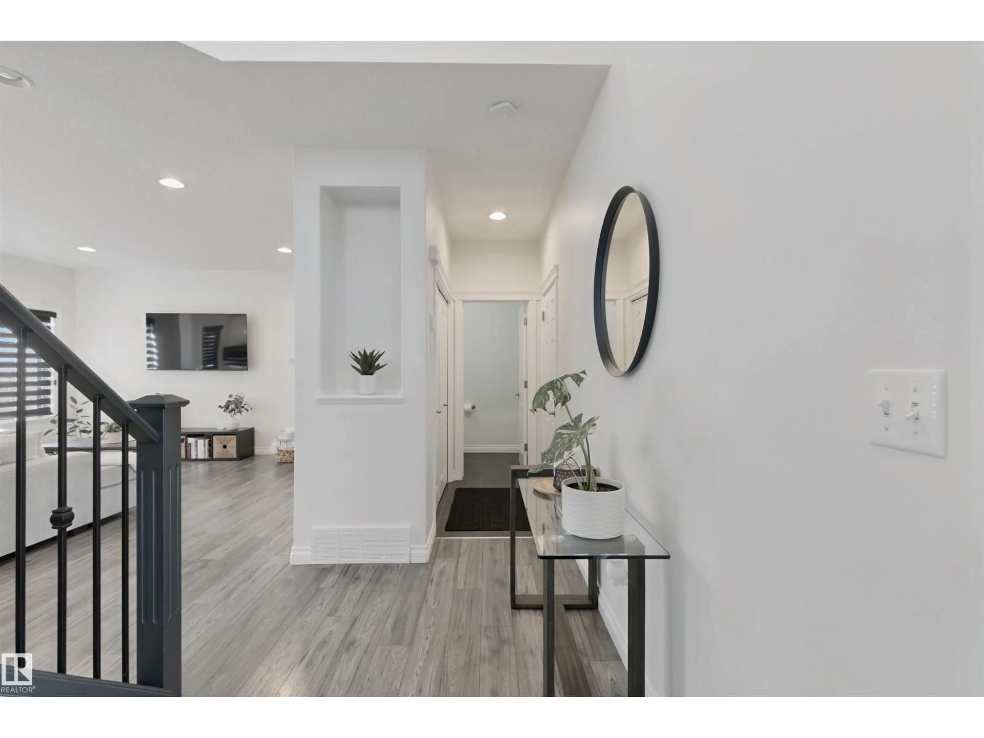 Indoor entryway for 215 HENDERSON LI, Spruce Grove Alberta T7X0C7