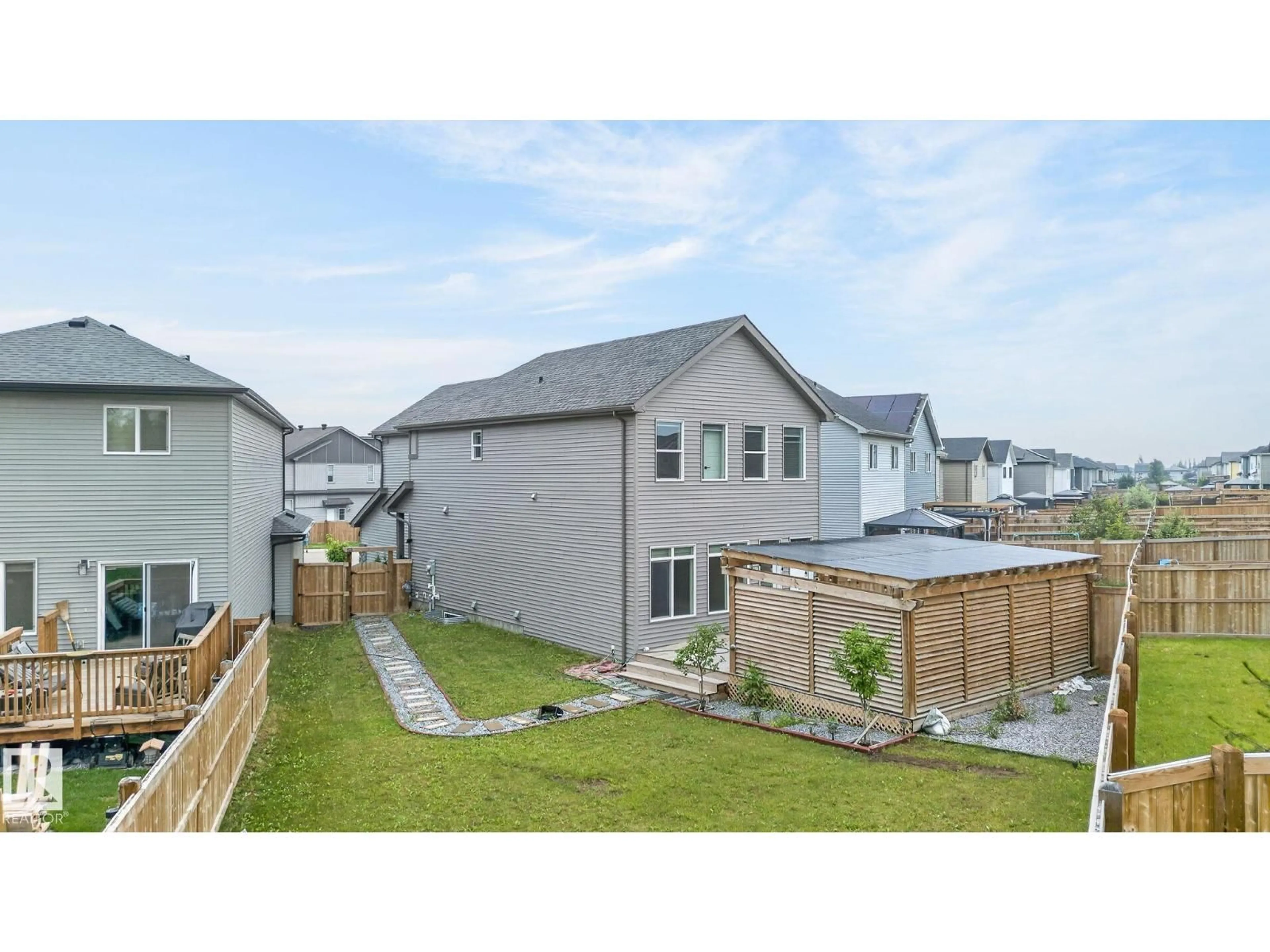 Unknown for 23027 96 AV, Edmonton Alberta T5T7R4