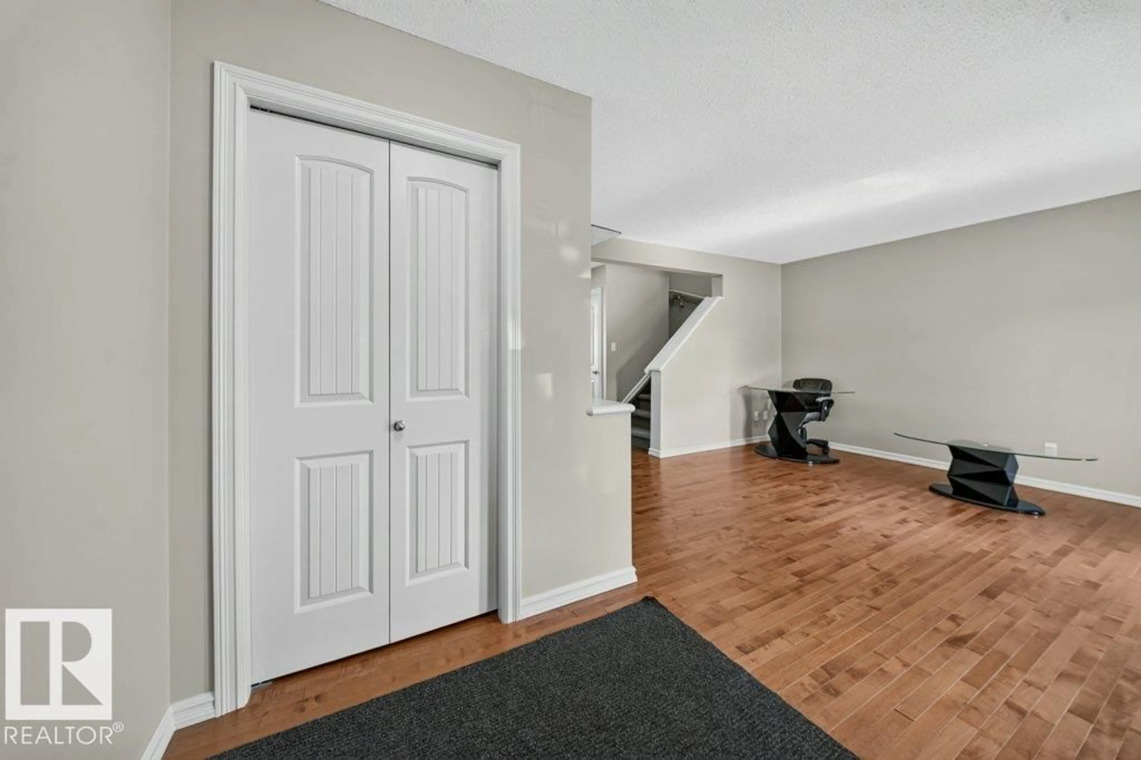 Unknown for 2926 21A AV, Edmonton Alberta T6T0K3