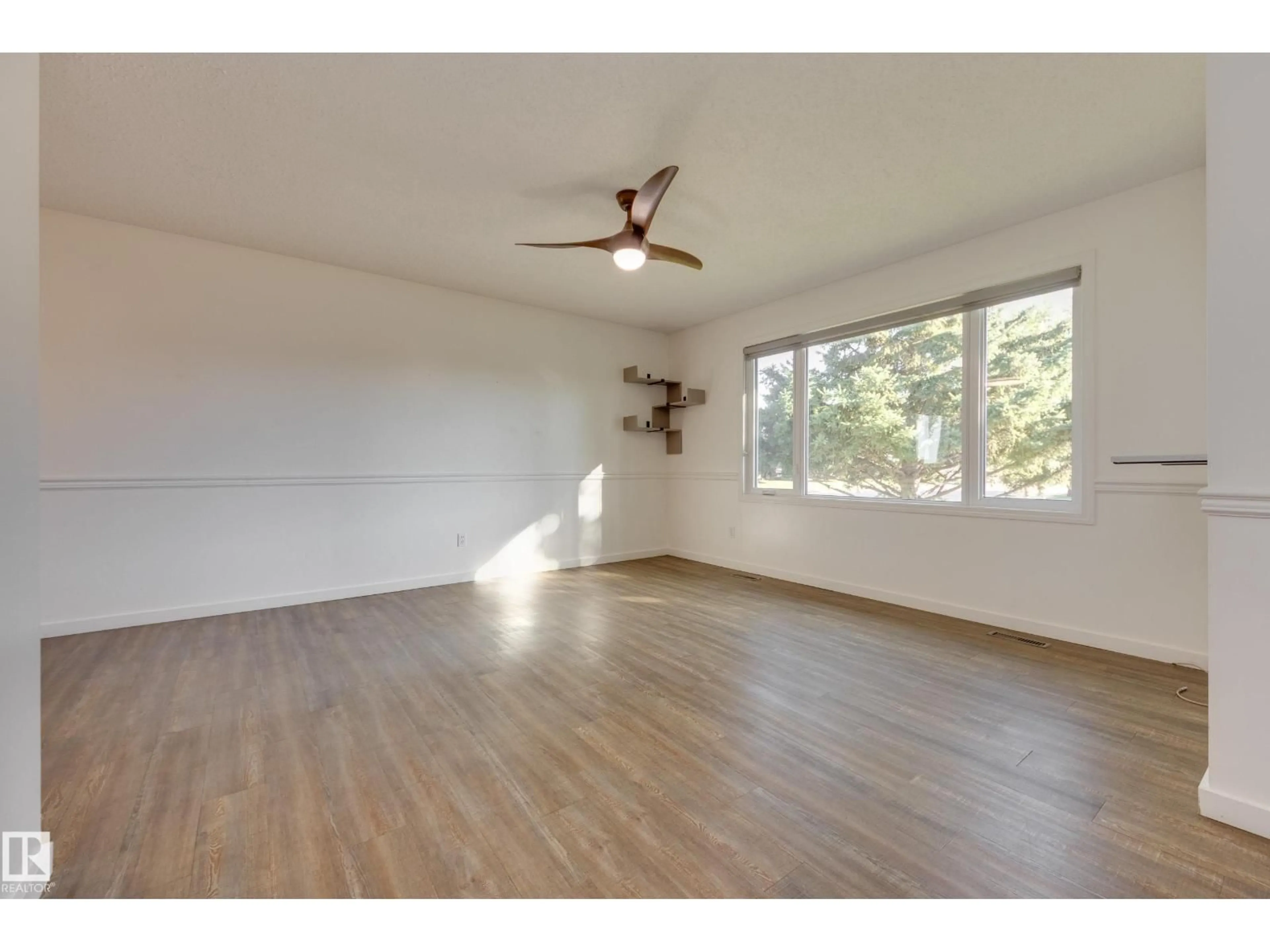 A pic of a room for 9702 99A AV, Morinville Alberta T8R1G6