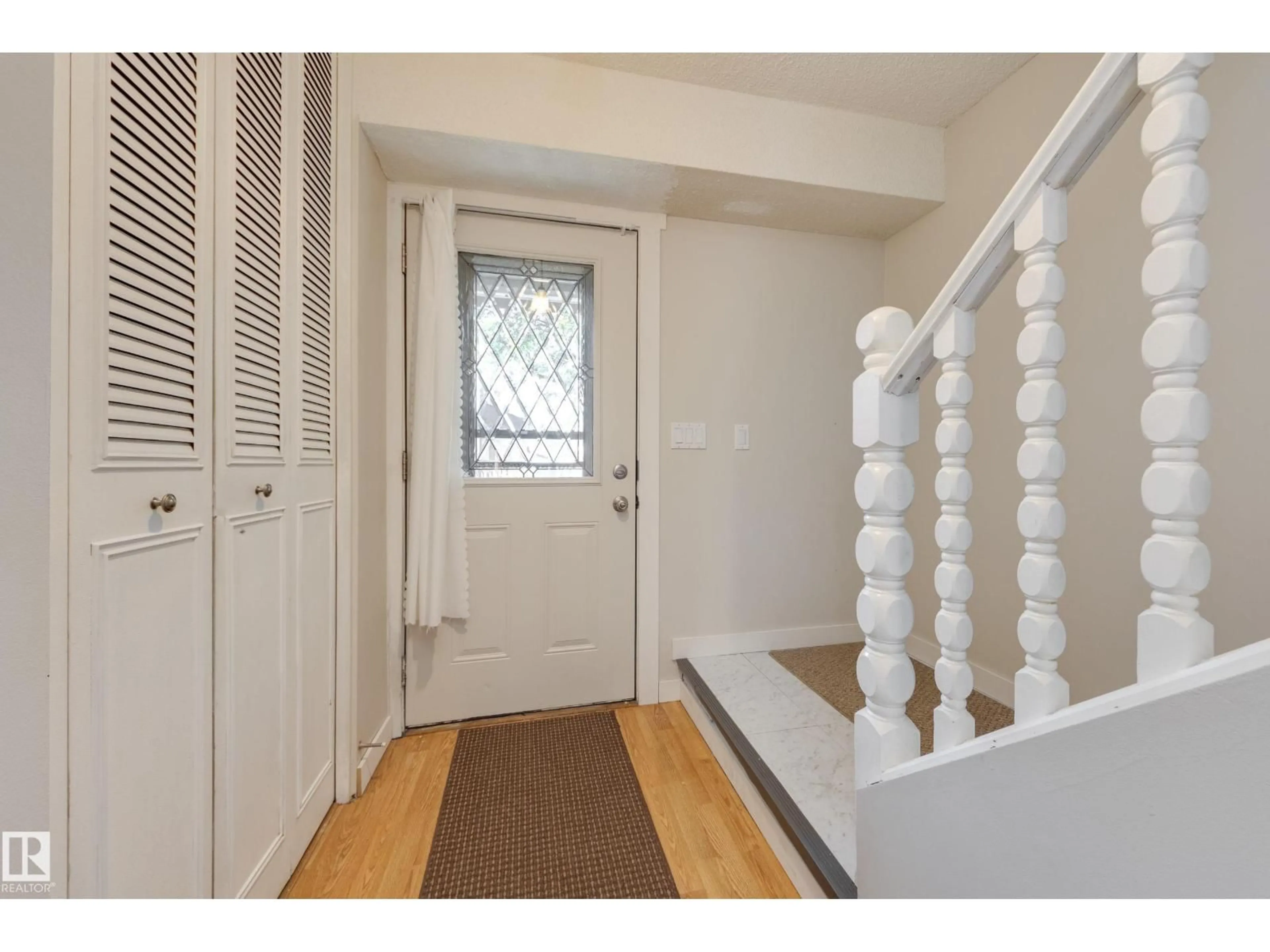 Indoor entryway for 94 LACOMBE PT, St. Albert Alberta T8N3P7