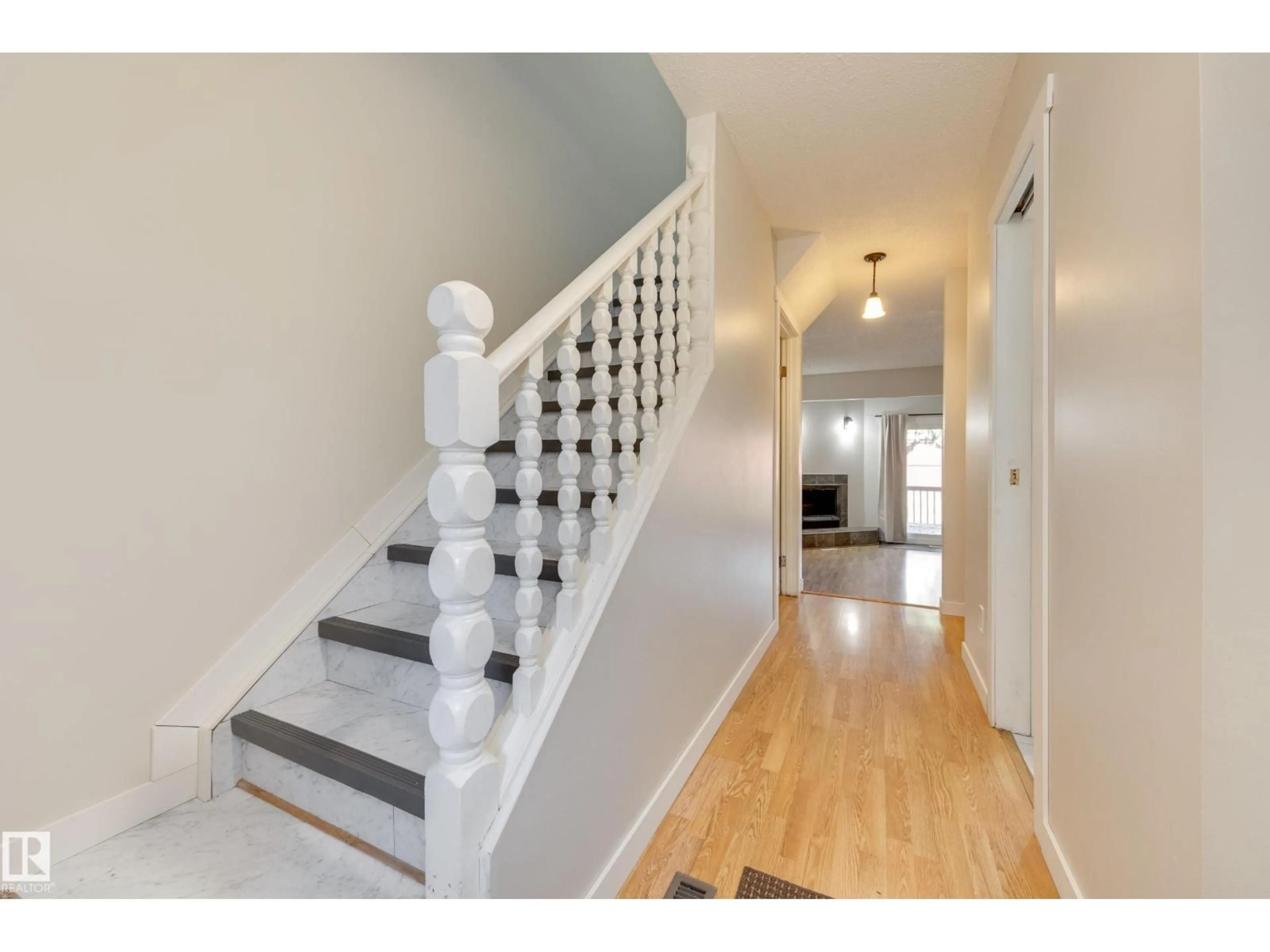 Indoor entryway for 94 LACOMBE PT, St. Albert Alberta T8N3P7