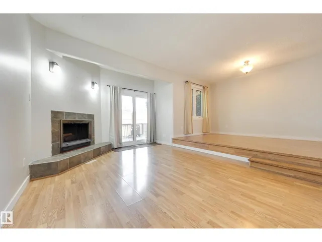 94 LACOMBE PT, St. Albert 5