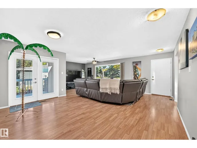 6107 146 AV, Edmonton 3