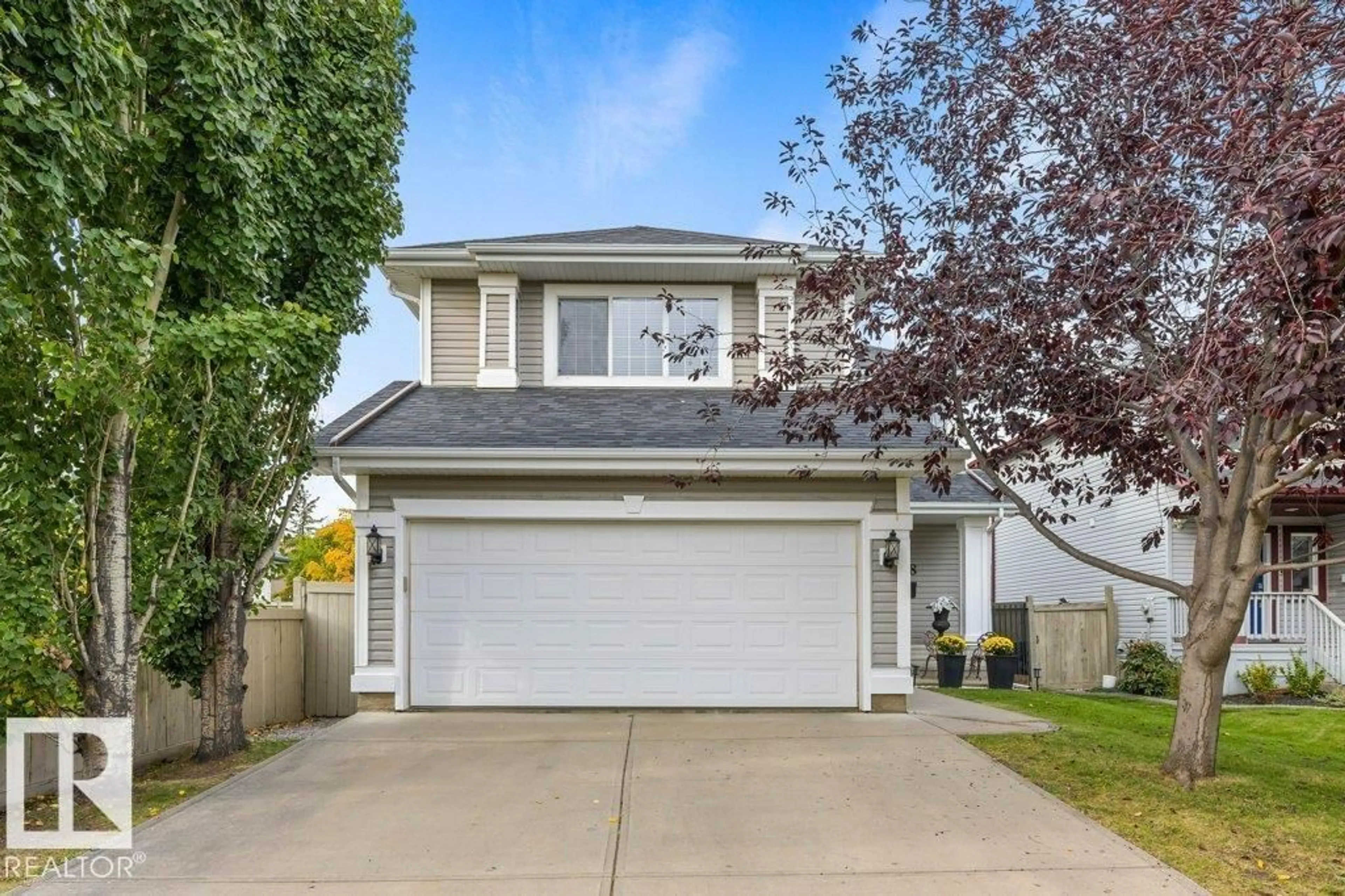 Home with vinyl exterior material, street for 98 EASTGATE WY, St. Albert Alberta T8N7B6