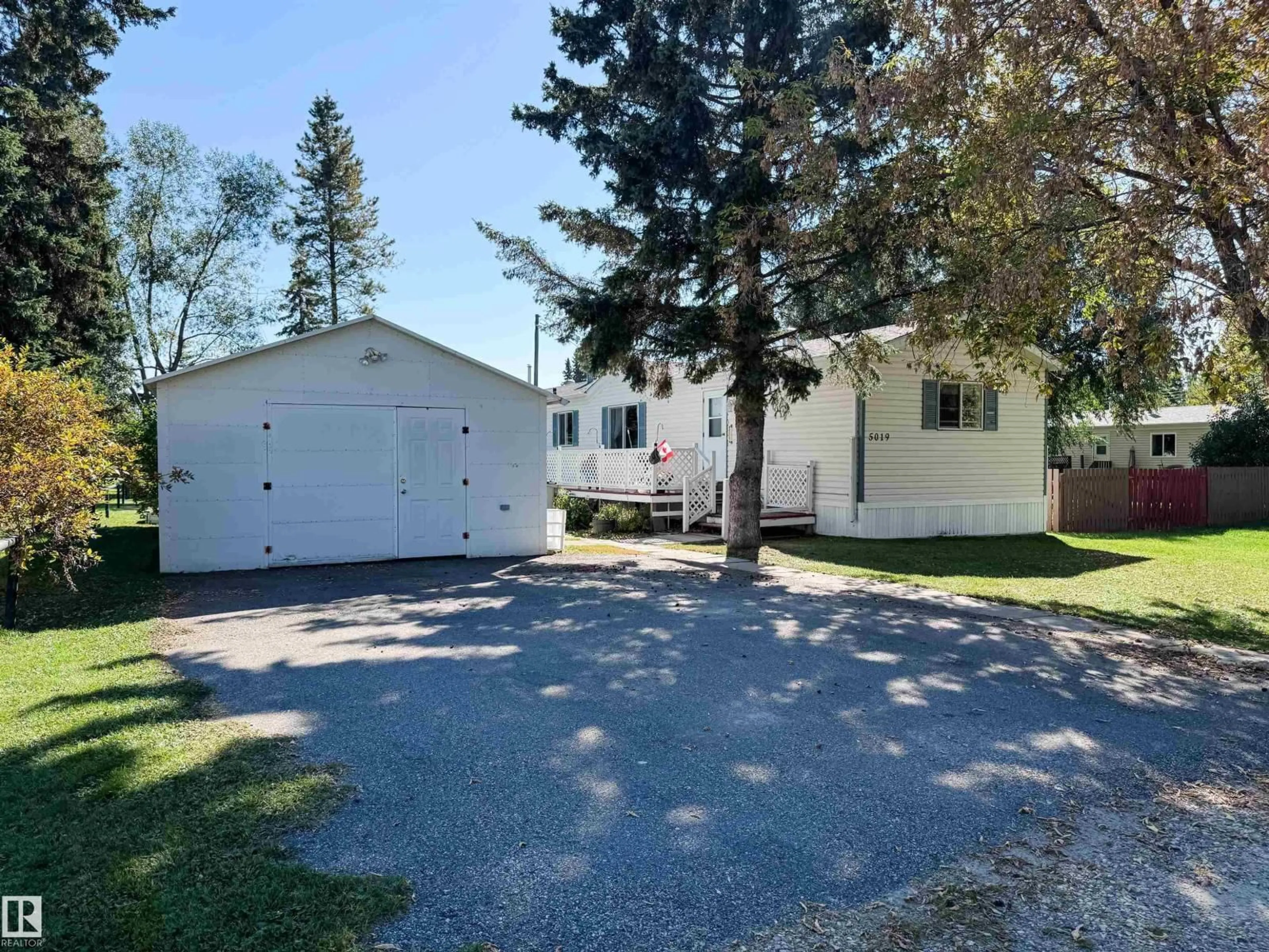 A pic from outside/outdoor area/front of a property/back of a property/a pic from drone, street for 5019 52 AV, Breton Alberta T0C0P0