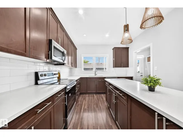 12212 124 ST NW, Edmonton 5